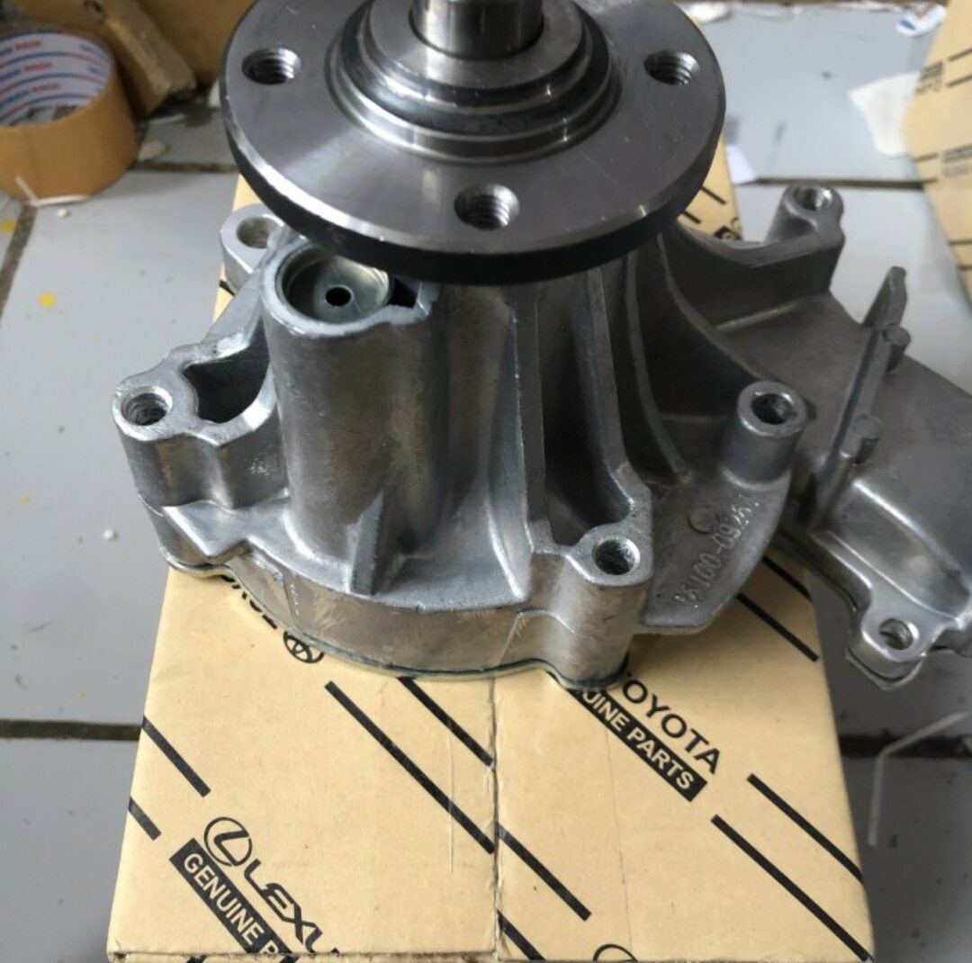 Water pump hilux vigo/hilux diesel original Harga 750,000 rupiah*Gratis Ongkir