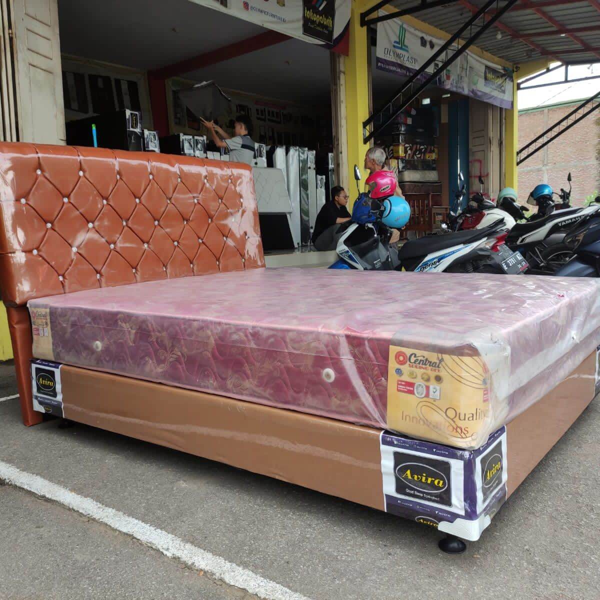 Central Springbed Kasur Spring bed Central Deluxe 160x200 Nomer