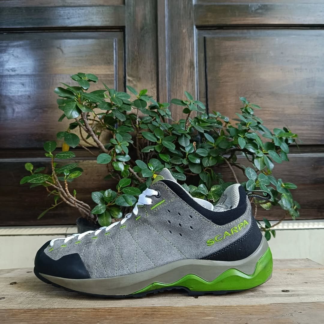 sepatu gunung hiking treking outdoor scarpa size 41,5 fit 42
