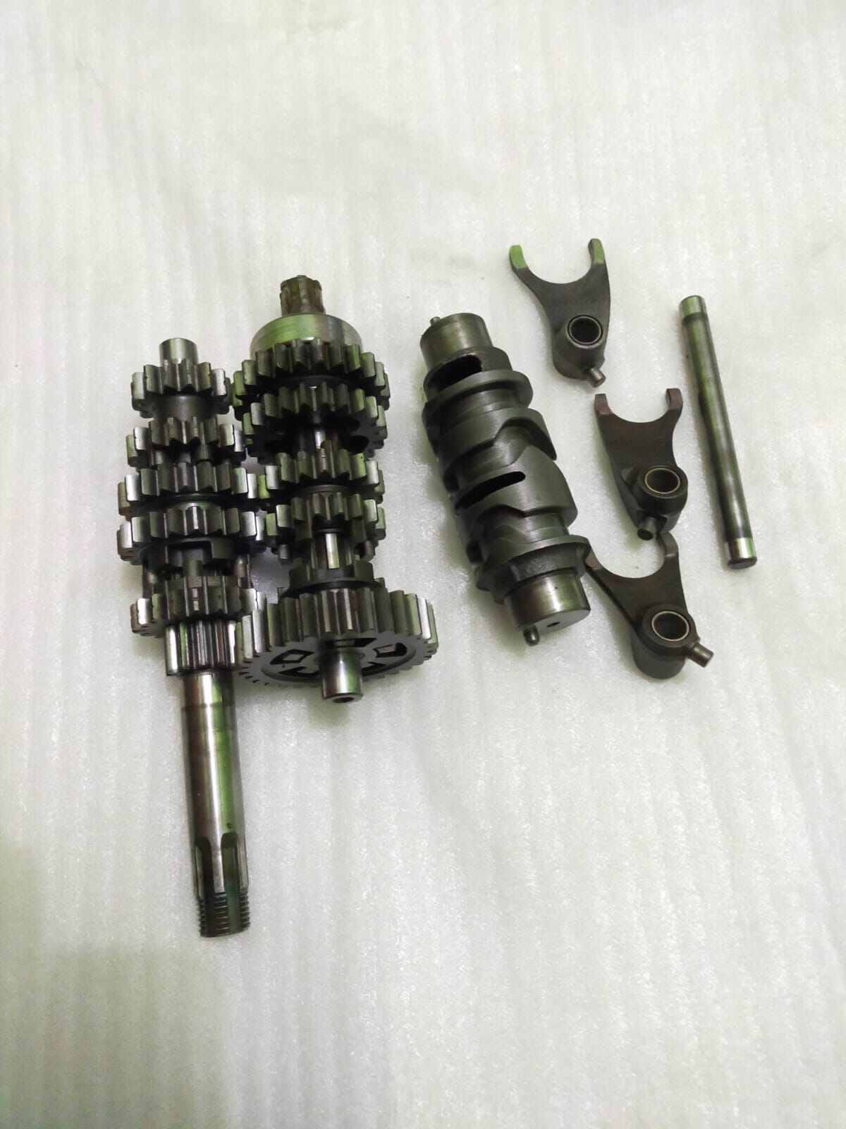 Gigi rasio gearbox gigi gardan gigi susun transmision transmisi Suzuki