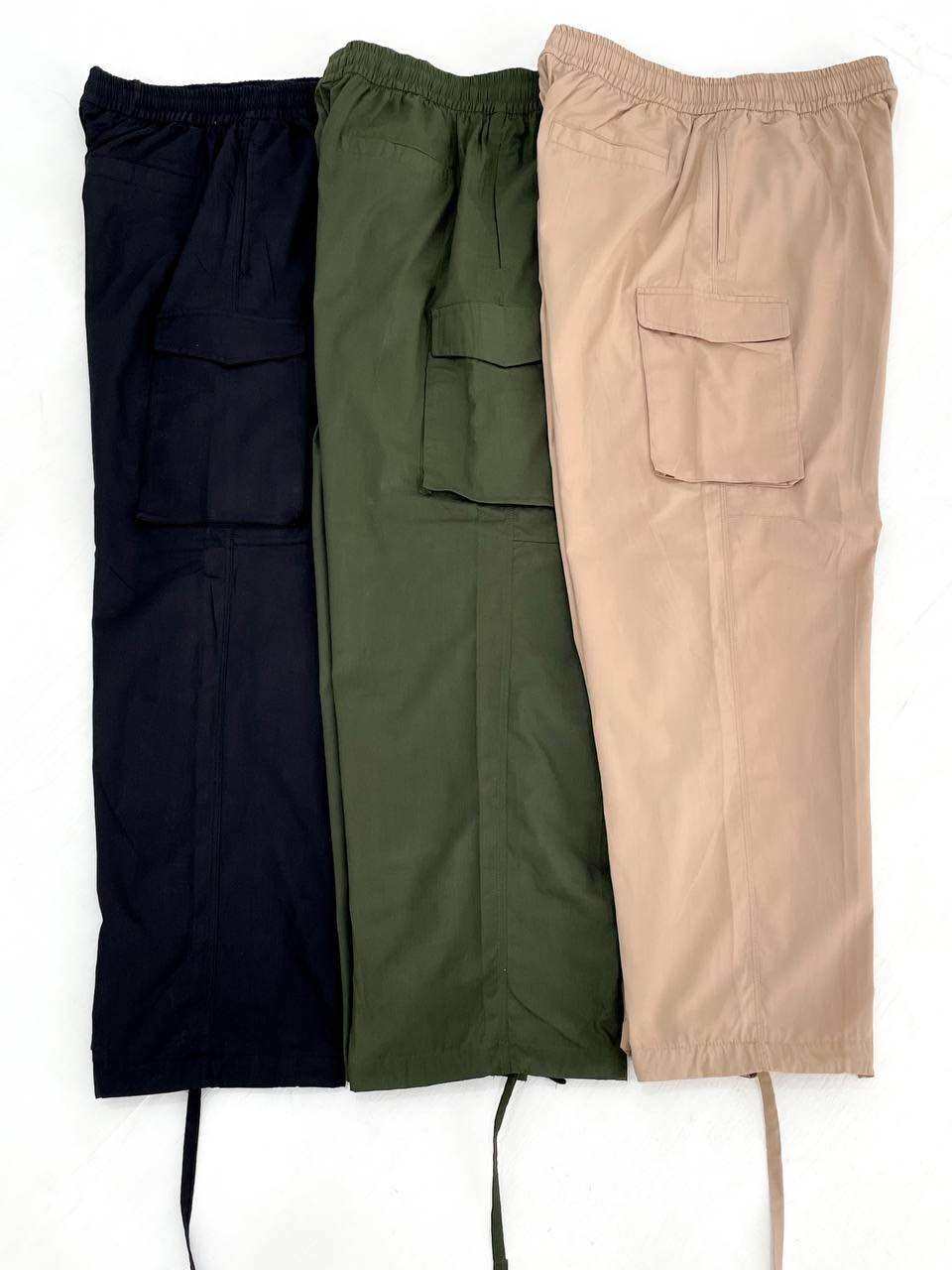 Soft cargo pants with casual stitching and a comfortable wide cut