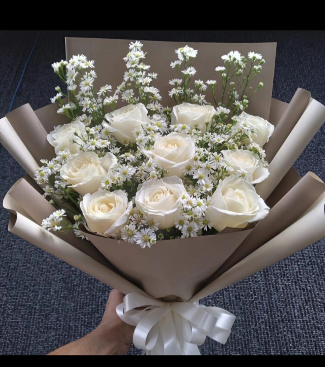 Bouqet bunga mawar putih untuk hadiah
