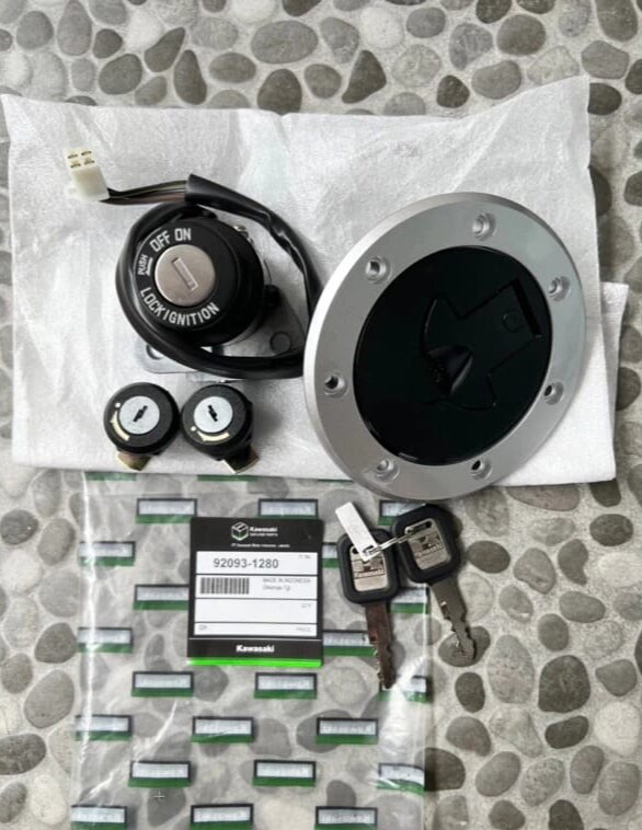KUNCI KONTAK KAWASAKI NINJA R 150 SATU SET | Lazada Indonesia