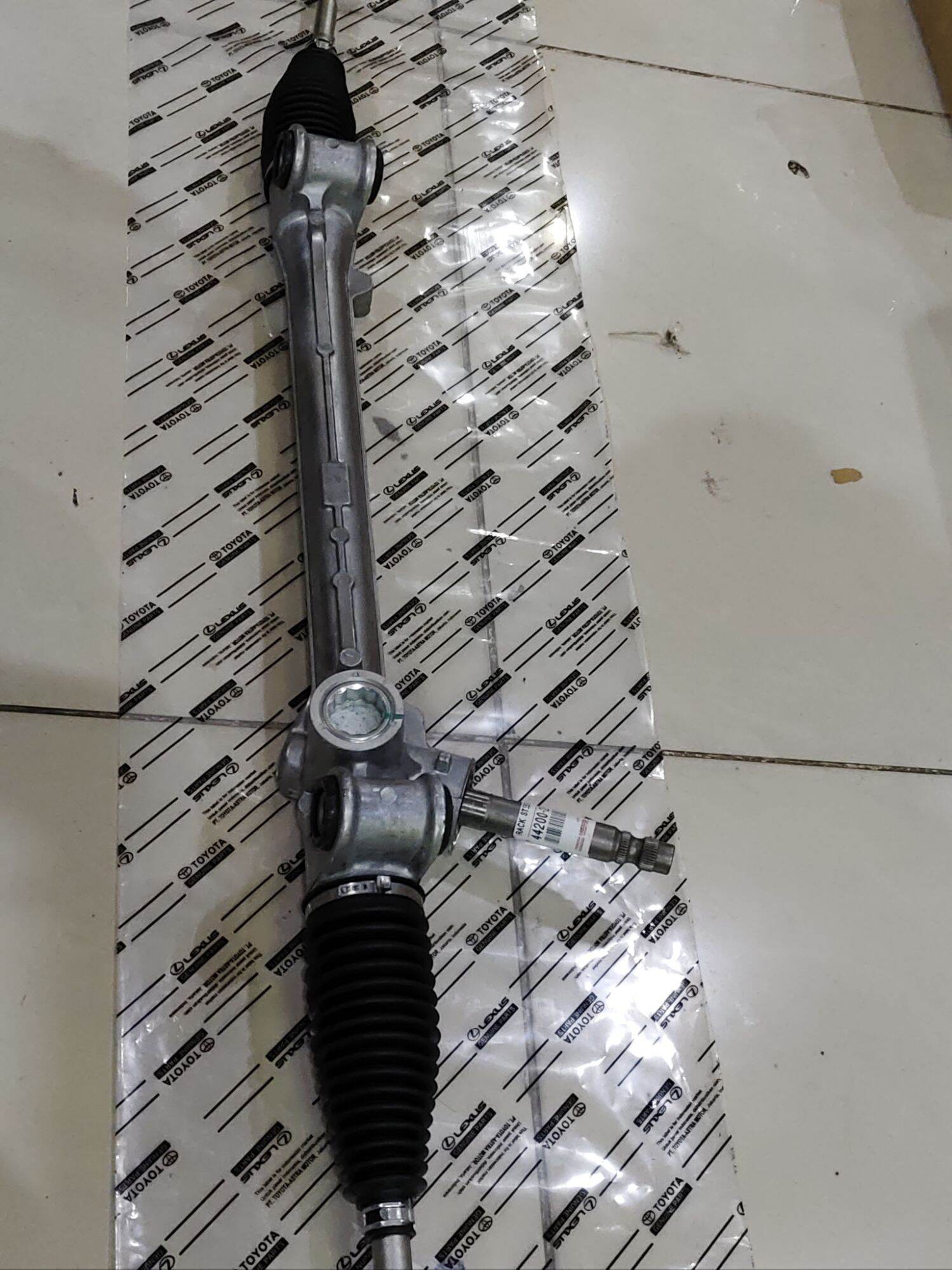 RACK STEERING ASSY HIACE COMMUTER RACK STIR 44200-26941 Harga 2,950,000 rupiah*Gratis Ongkir