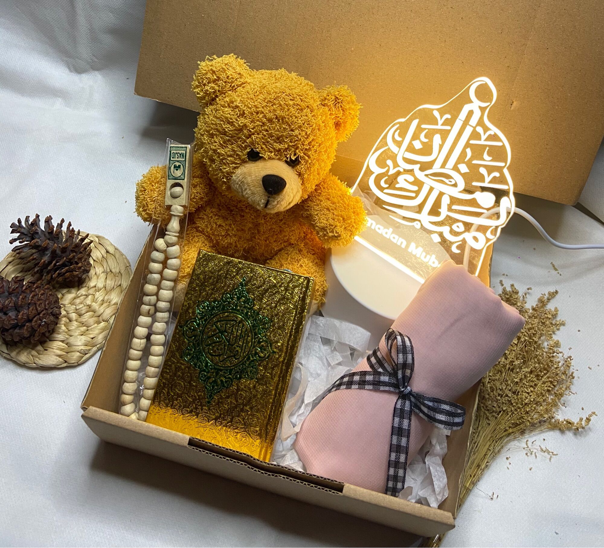 Paket Hampers Untuk Cewek Hadiah THR Lebaran Kado Untuk Cewek