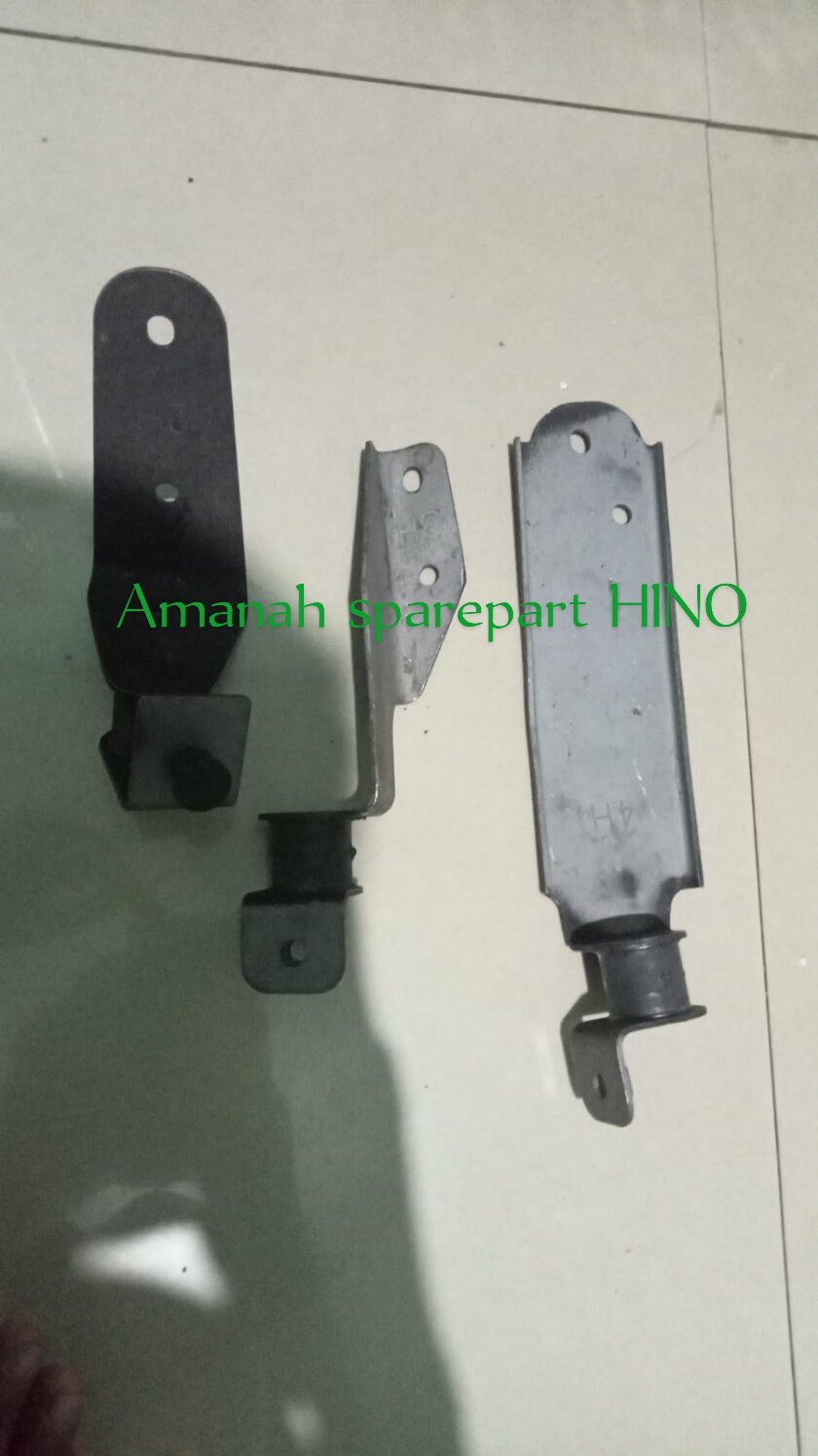 dudukan tabung air cleaner hino500 euro4 Harga 1,500,000 Ringgit*Penghantaran Percuma