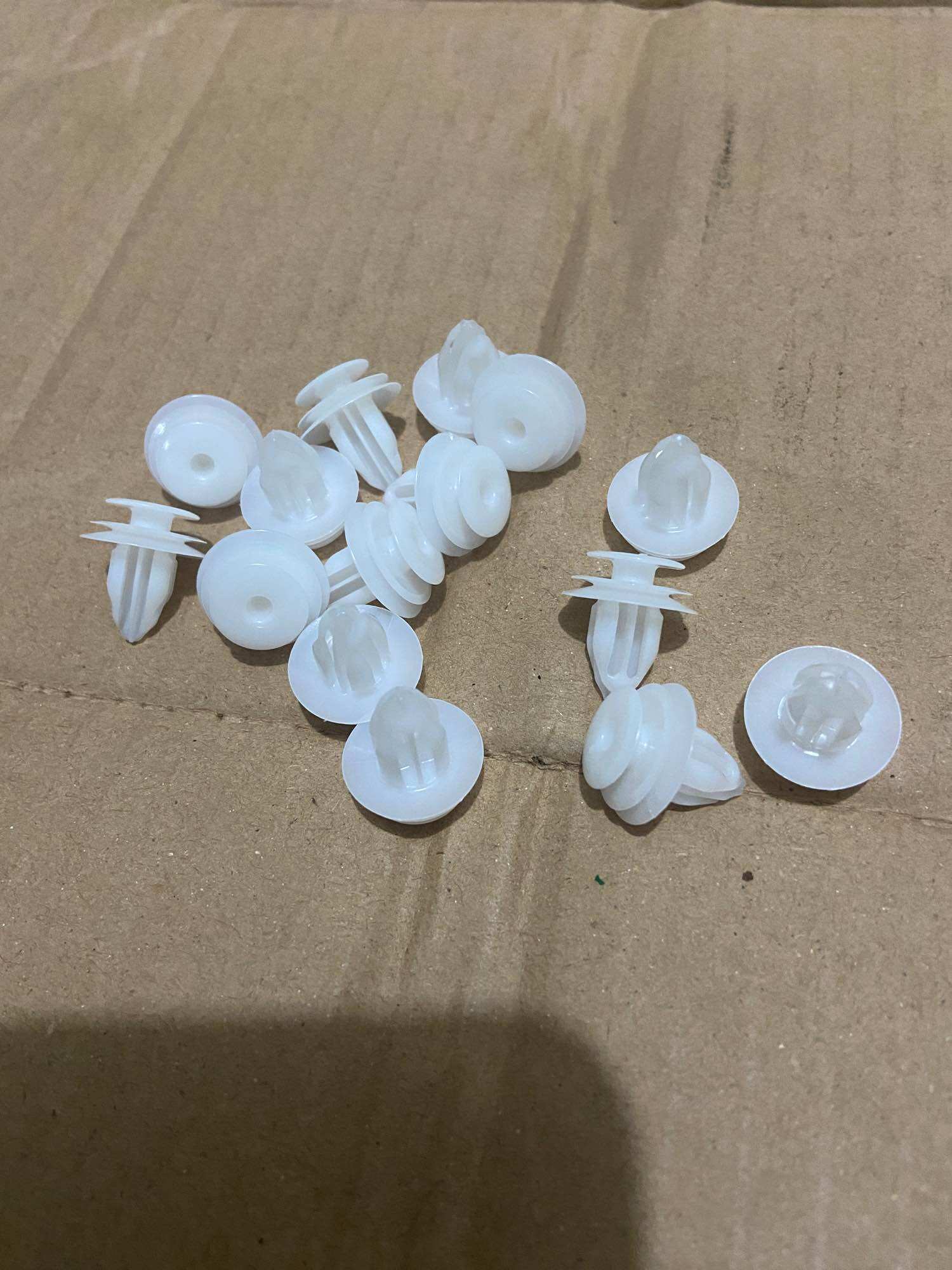 Kancing Klip Clip Doortrim Door Trim Toyota Avanza Xenia Veloz orginal Harga 100,000 rupiah*Gratis Ongkir