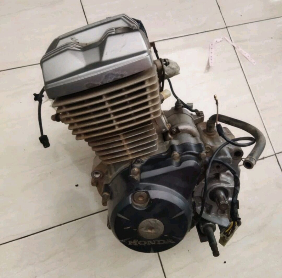 Cb Verza 150/Crf 150/Mega Pro Engine Original Copotan Harga 5,500,000 rupiah*Gratis Ongkir