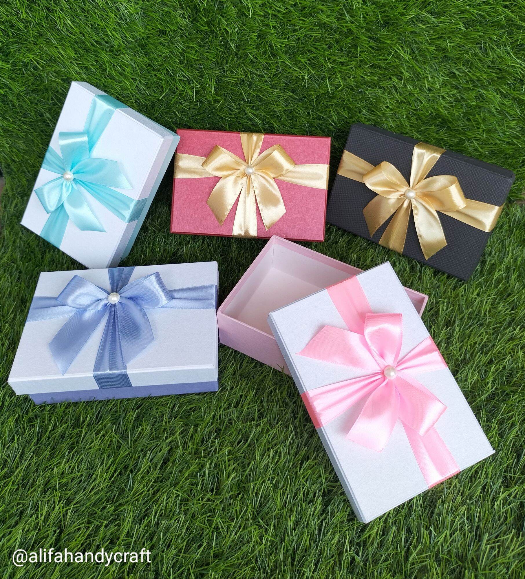Box kado/ giftbox/ kotak hampers/ mini/ ukuran 10x15x45cm