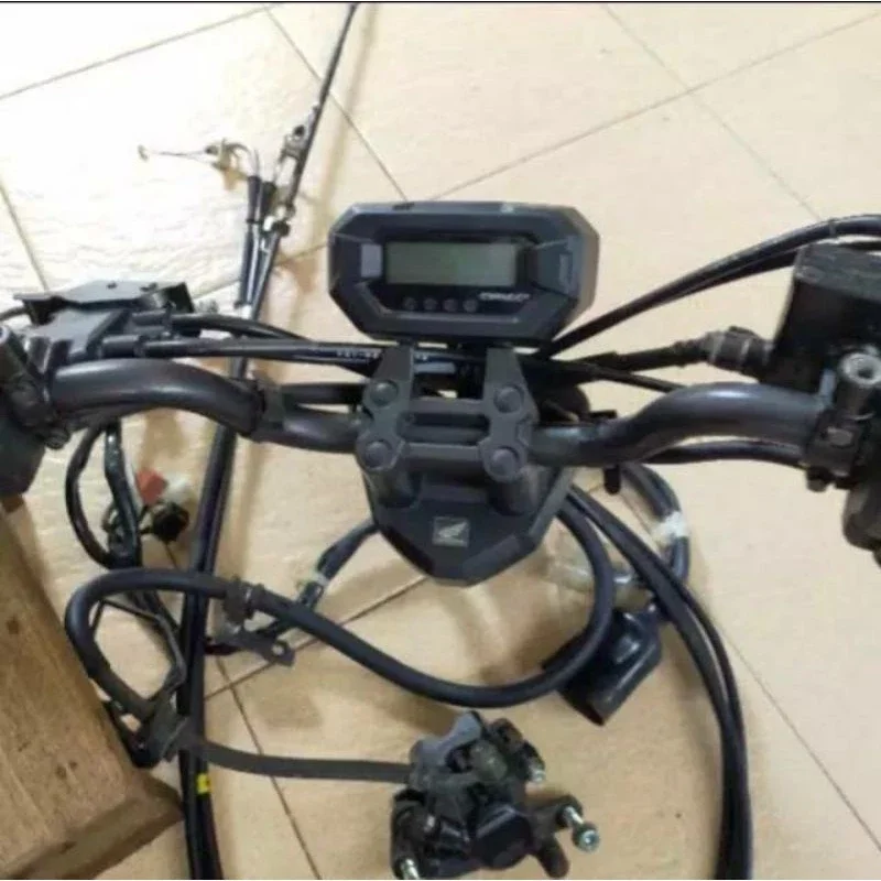 STANG SETIR FULL SET SEPIDOMETER HONDA BEAT STRET ORIGINAL Harga 1,950,000 rupiah*Gratis Ongkir
