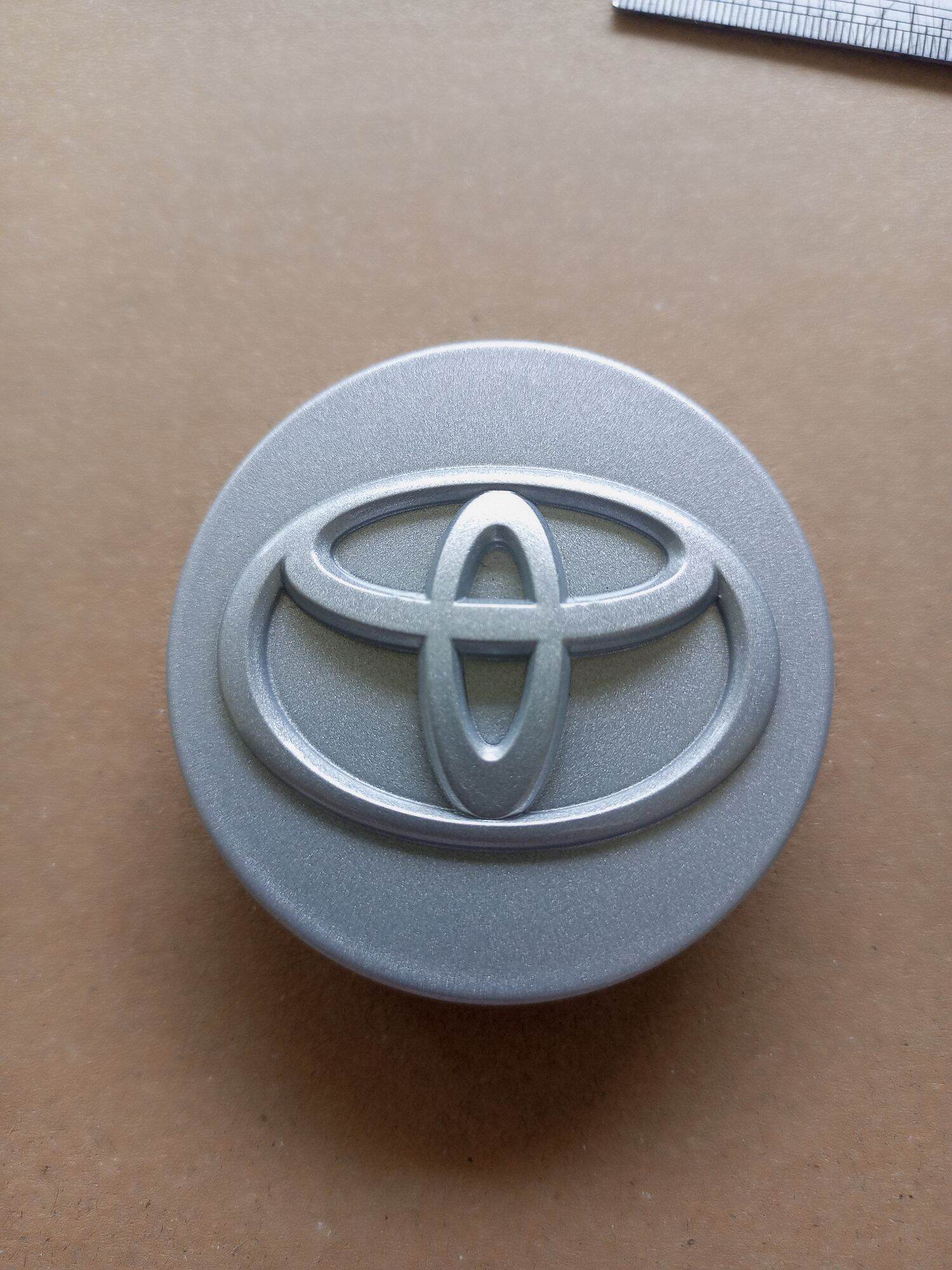 tutup dop roda Toyota Avanza/Veloz/Innova/Rush (2005-2015) original (42638 BZ 130) Harga 7,500 rupiah*Gratis Ongkir