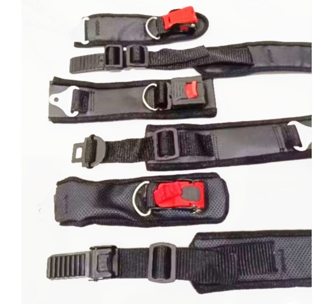 Tali helm dengan gesper besi cocok untuk semua helm dewasa / universal Sudah 1set paku dan rink Giá 7,500 Đồng*Miễn phí vận chuyển