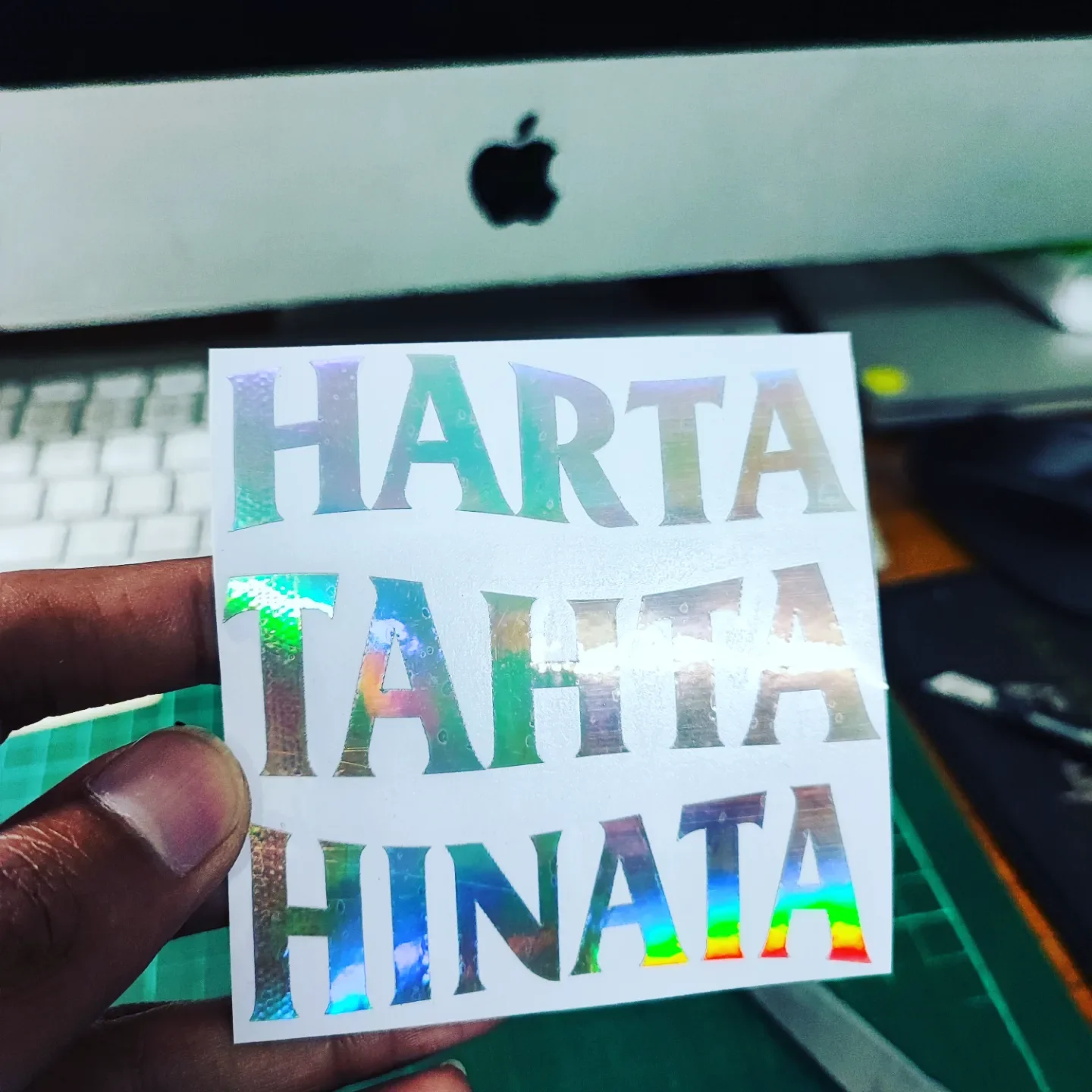 Sticker Cutting hologram harta tahta Harga 8,500 rupiah*Gratis Ongkir