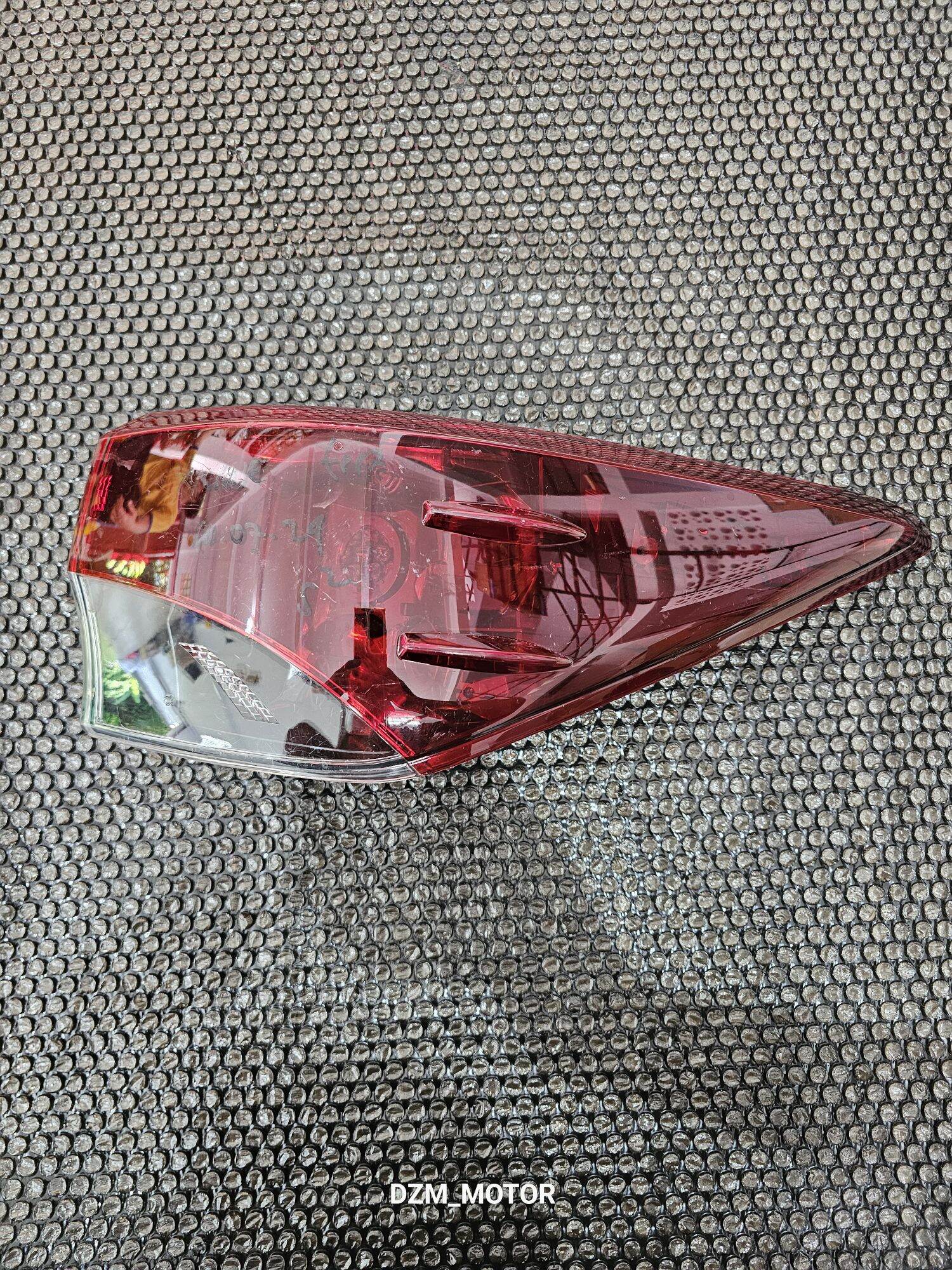 Original Stoplamp Lampu Rem Belakang Kanan Tanpa LED Toyota Fortuner VRZ SRZ 2016 Up Giá 399,000 Đồng*Miễn phí vận chuyển