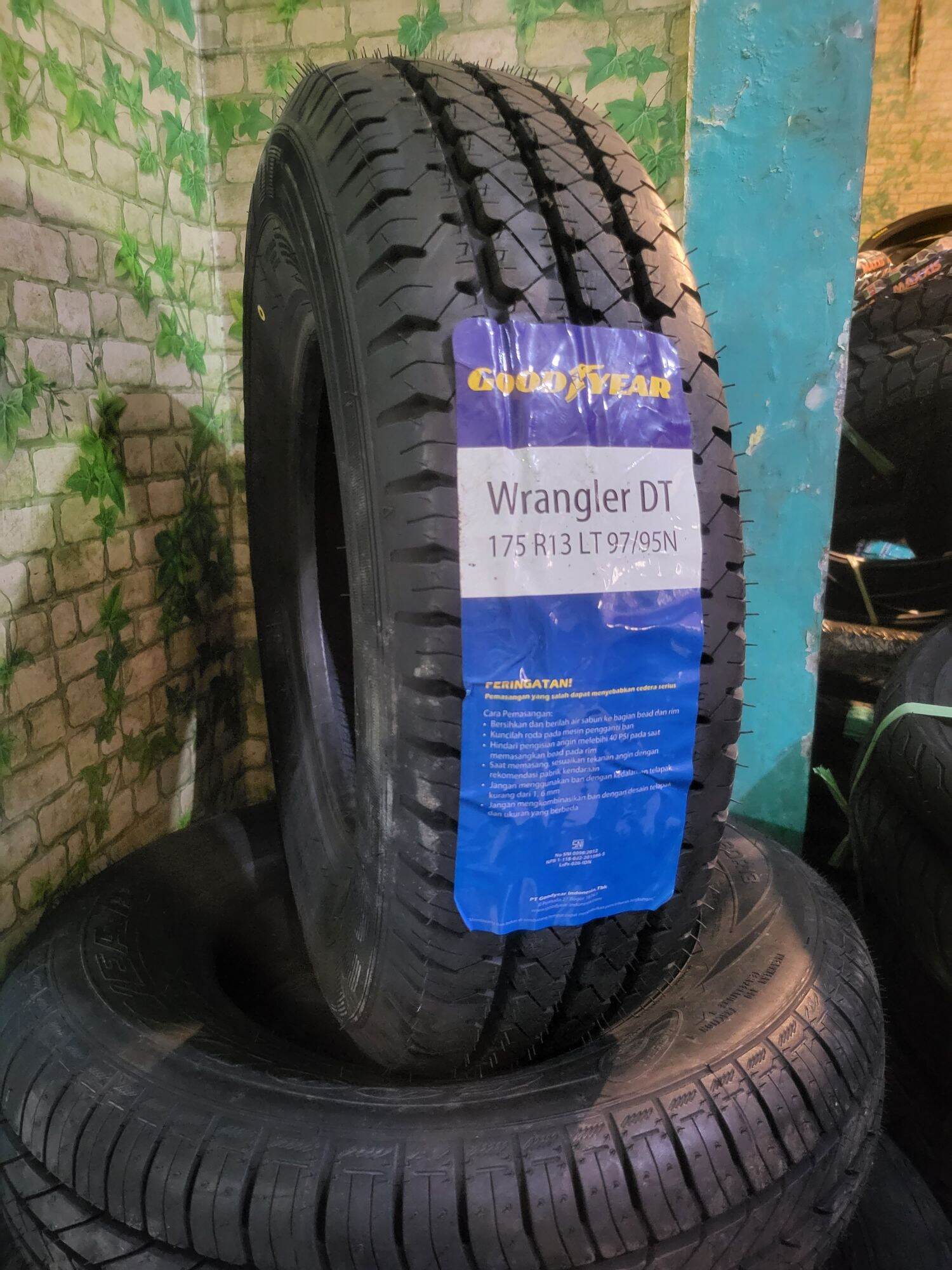 BAN MOBIL 175R13 GOODYEAR WRANGLER DT GRANDMAX PICK UP Lazada