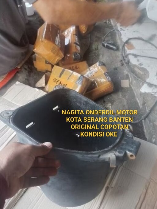 Supra X 125 Luggage Box / Original Kharisma Helmet Box Ready to Use Harga 100,000 rupiah*Gratis Ongkir