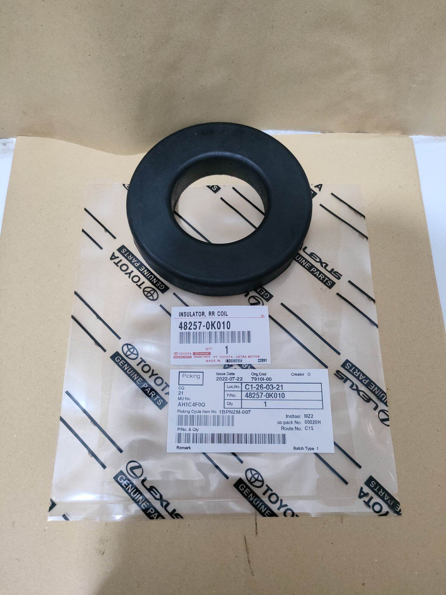 karet tatakan per keong belakang seal coil spring rear inova innova ...