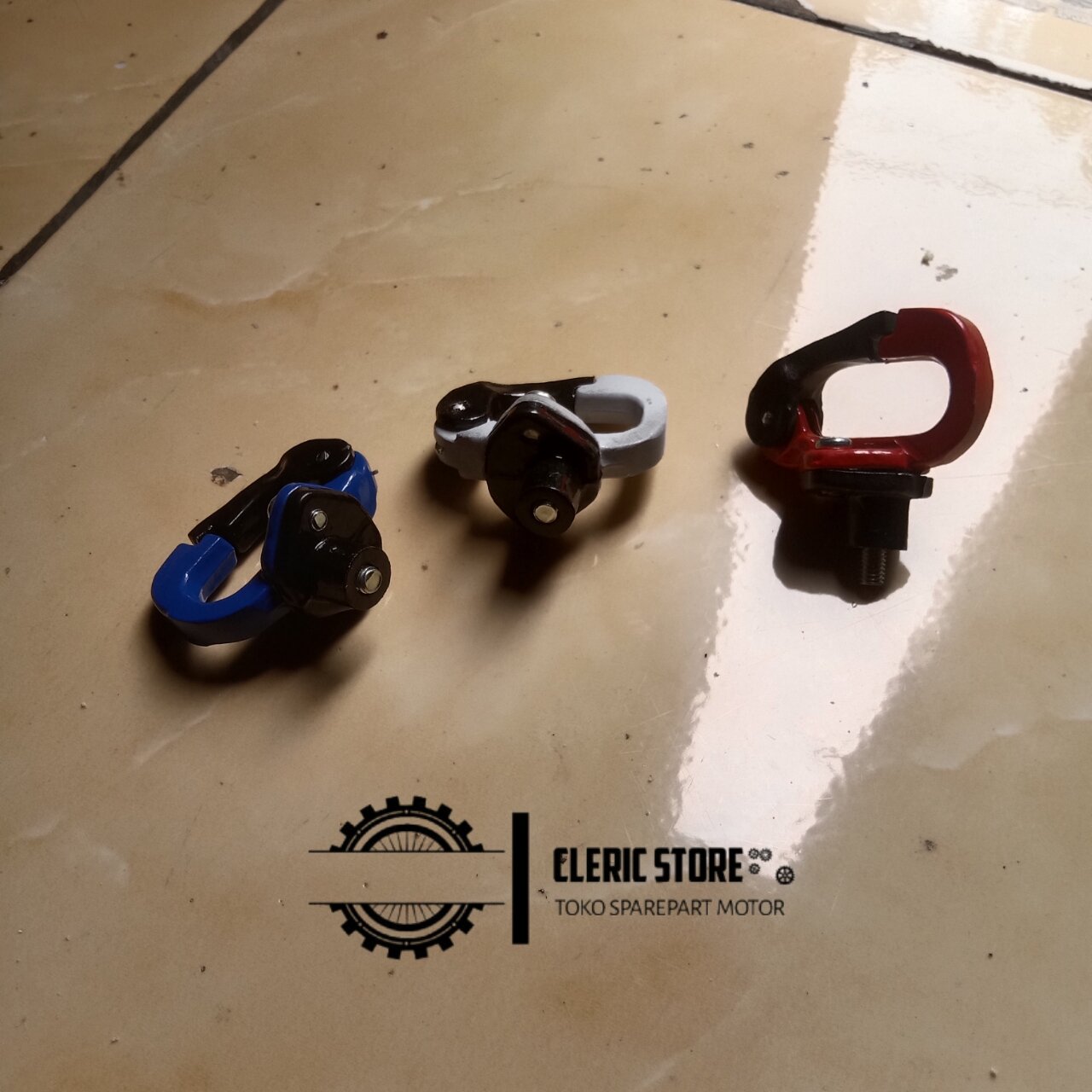 GANTUNGAN BARANG MOTOR MODEL Q TUTUP UNIVERSAL UNTUK SEMUA MOTOR Harga  18,000 Ringgit*Penghantaran Percuma