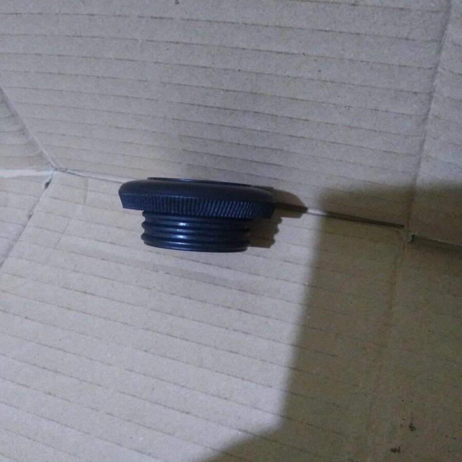 cap tutup oli mesin corona RT81 RT100 RT104 RT132 TT132 TOYOTA OEM Harga 65,000 rupiah*Gratis Ongkir