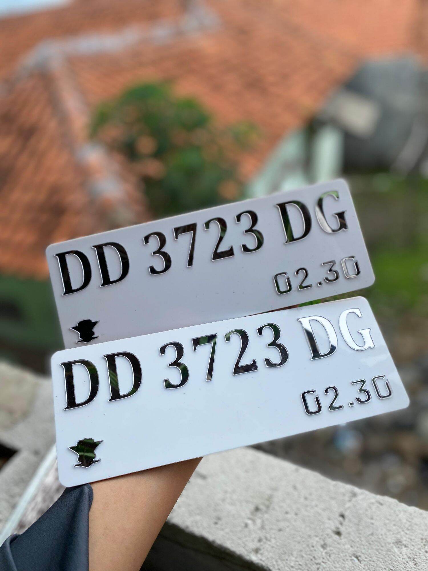 Acrylic number plate custom likes can riquest name (free bracket) Harga 51,500 rupiah*Gratis Ongkir