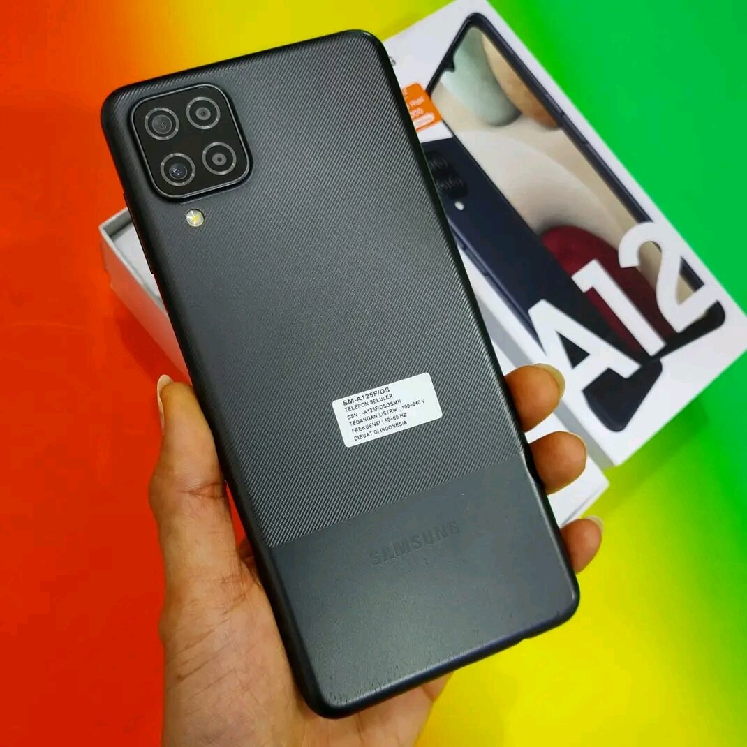 Samsung a12 Ram 6/128 mulus masih ori gransi resmi Indonesia Harga  1,225,000 Ringgit*Penghantaran Percuma
