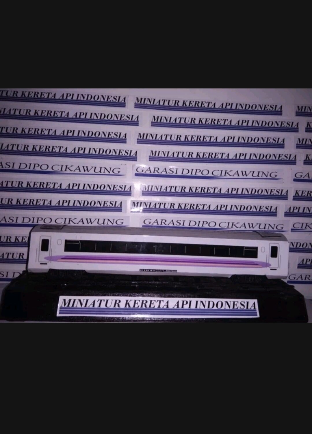 Miniatur Gerbong Kereta Api Livery Lama Lazada Indonesia