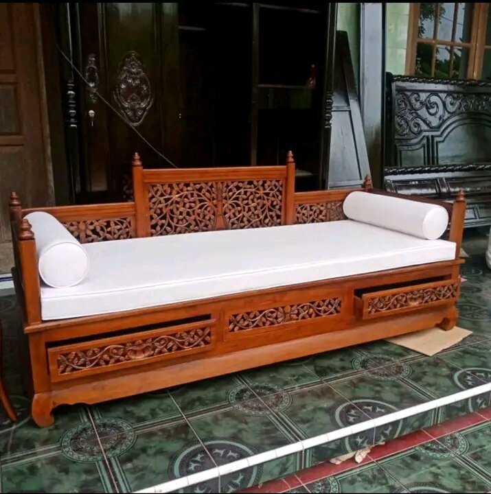 bale-bale ukiran laci/bale-bale cover jok/bale2 jati Harga 3,500,000 rupiah*Gratis Ongkir