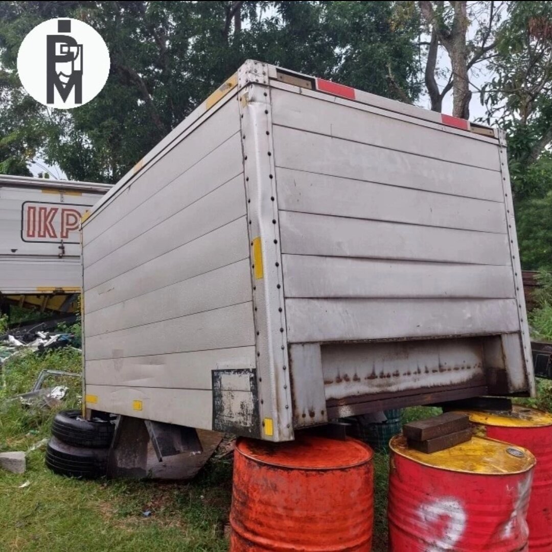 BOX NEW CARRY BEKAS ALUMUNIUM Harga 12,499,000 rupiah*Gratis Ongkir