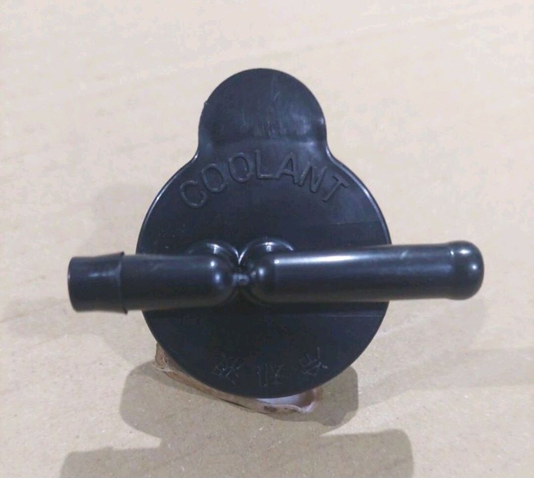 Tutup Tabung Air Coolant radiator cadangan TOYOTA Avanza Corola Rush Grand max universal Harga 12,000 rupiah*Gratis Ongkir