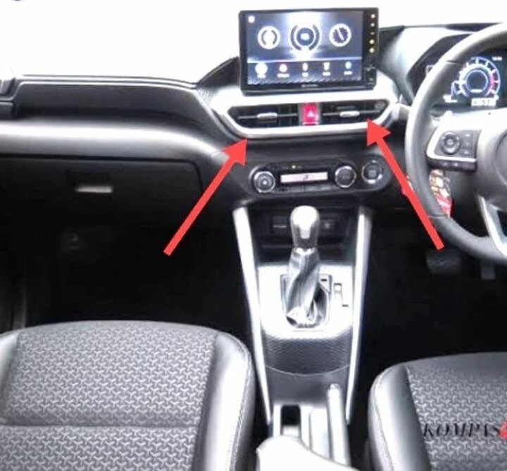 panel cover kisi ac bagian tengah mobil raize dan rocky warna silver original ready stock Harga 90,000 rupiah*Gratis Ongkir