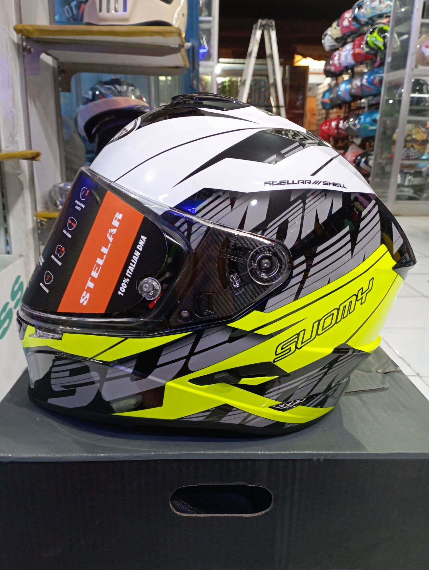 HELM FULLFACE SUOMY STELLAR CORNER YELLOW ORIGINAL SNI Harga 2,850,000 rupiah*Gratis Ongkir
