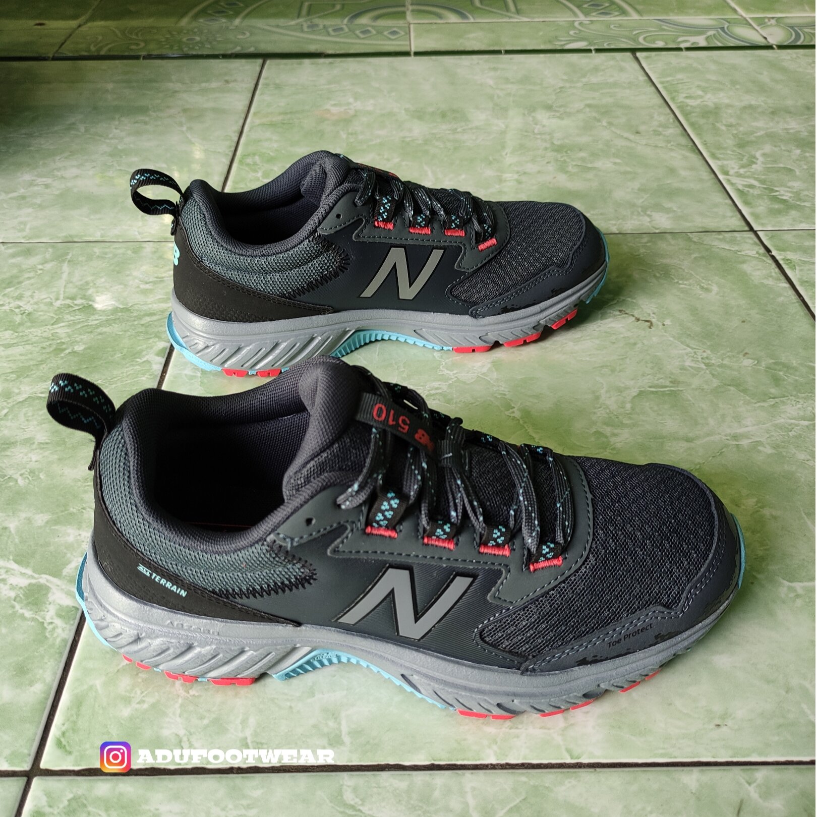 nb trail shoes