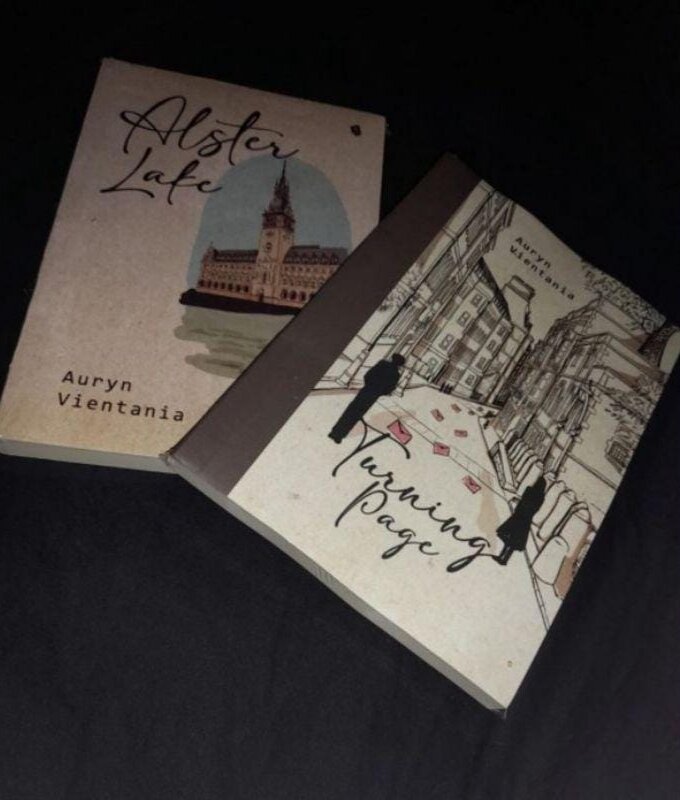 Paket 2 Novel Terpopuler Karya Auryn Vientania : Alster Lake Dan ...