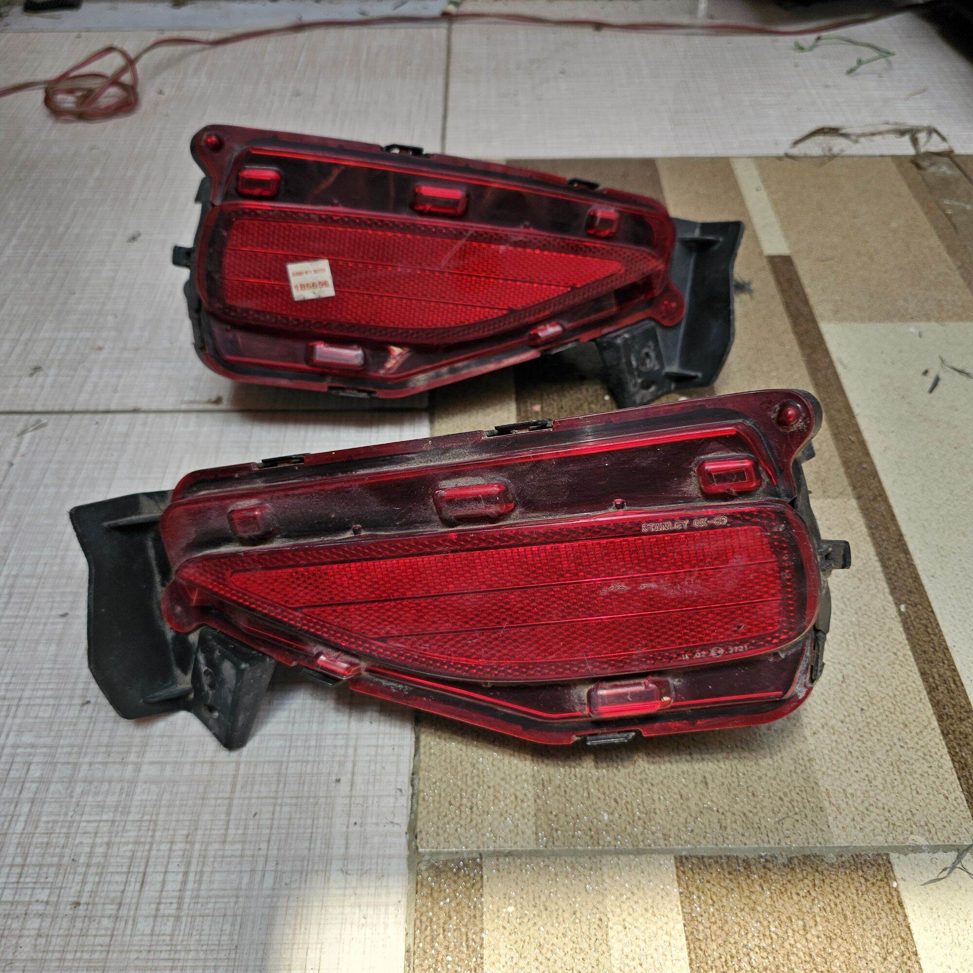 Original Mata Kucing Reflektor Bagasi Belakang Kanan Kiri Toyota Fortuner VRZ 2015 Up 2018 Harga 165,000 rupiah*Gratis Ongkir