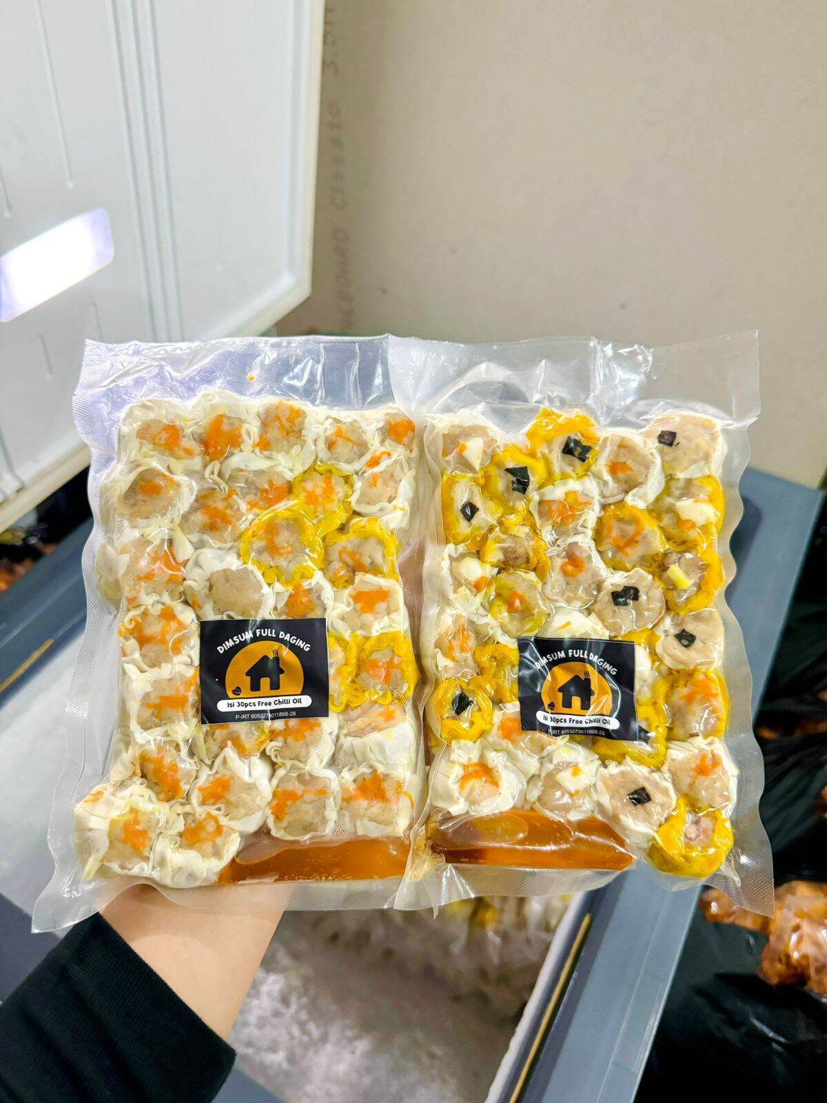 Dim Sum Mercon dimsum isi 30pcs free chili oil /dimsum mentai /pentol mercon khas ...