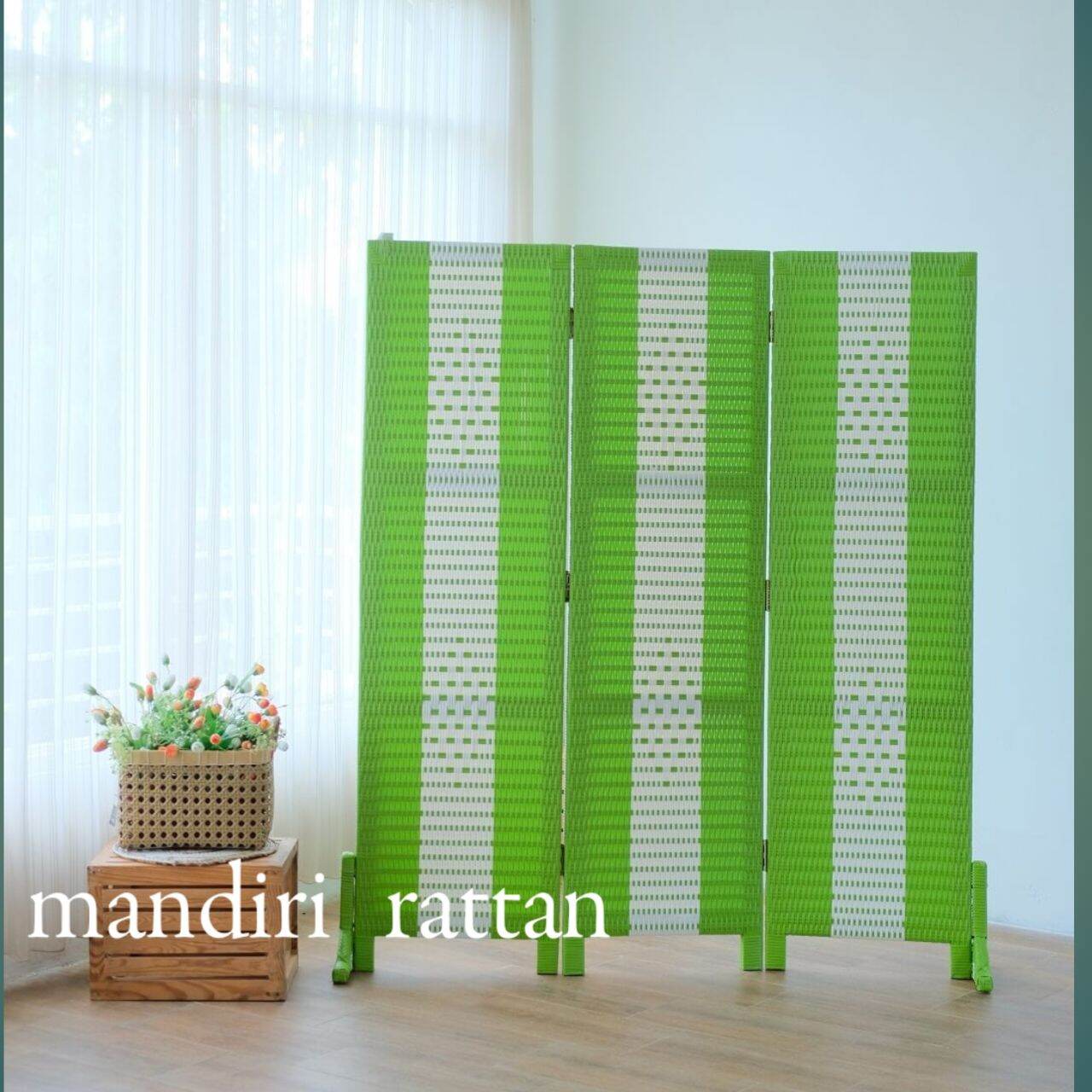 REDY STOK SEKERSRL PEMBATAS RUANGAN/PENYEKAT RUANGAN MOTIP COKLAT MUDA DAN COKLAT TUA