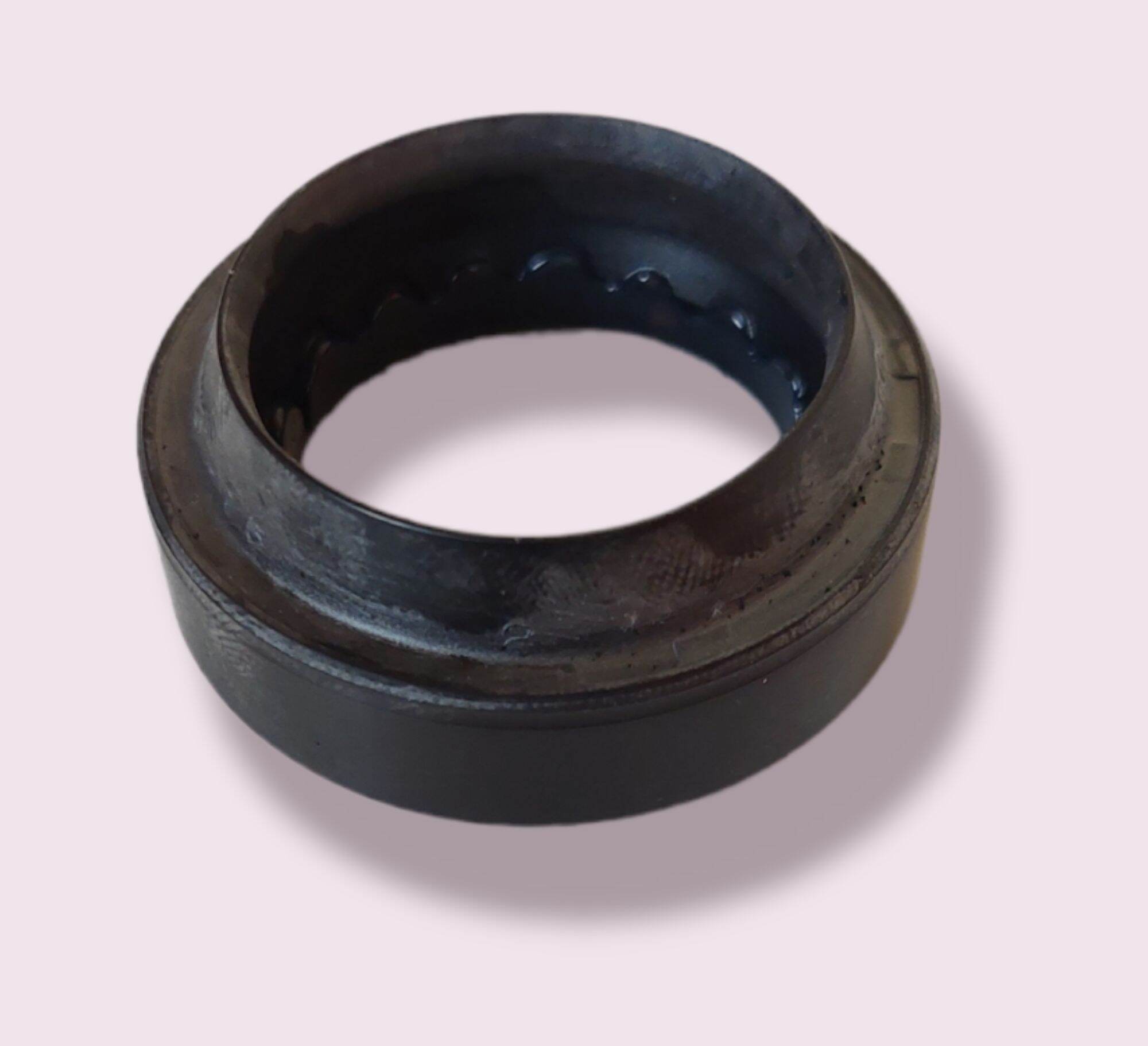 Seal sil buntut transmisi belakang katana jimny carry futura apv t120ss original Harga 22,500 rupiah*Gratis Ongkir