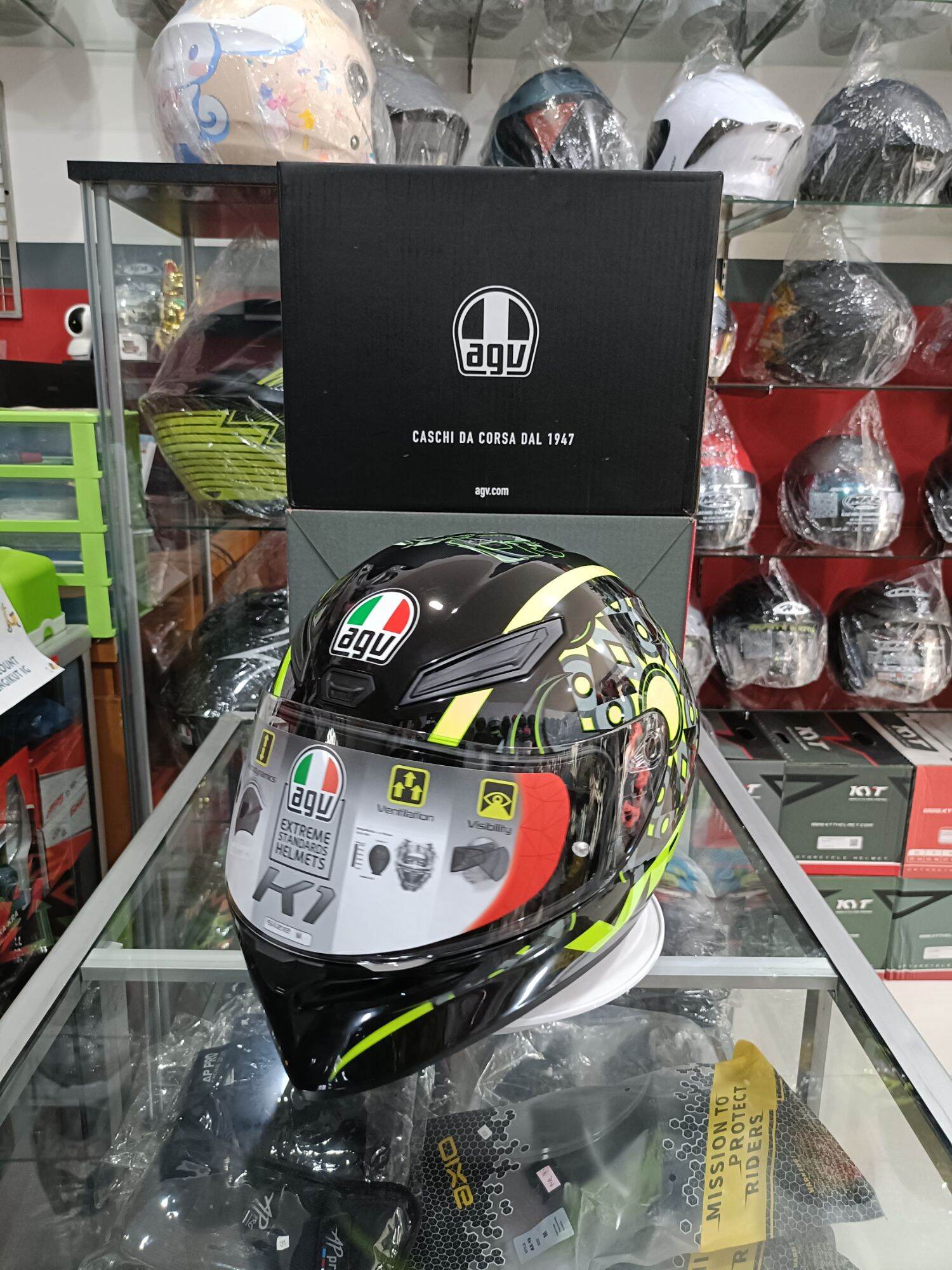 agv k1 flavum 46 helmet LRL Motors AGV K1 S is prepared for the installation of communication systems. Agv K1 Flavum 46 Casco