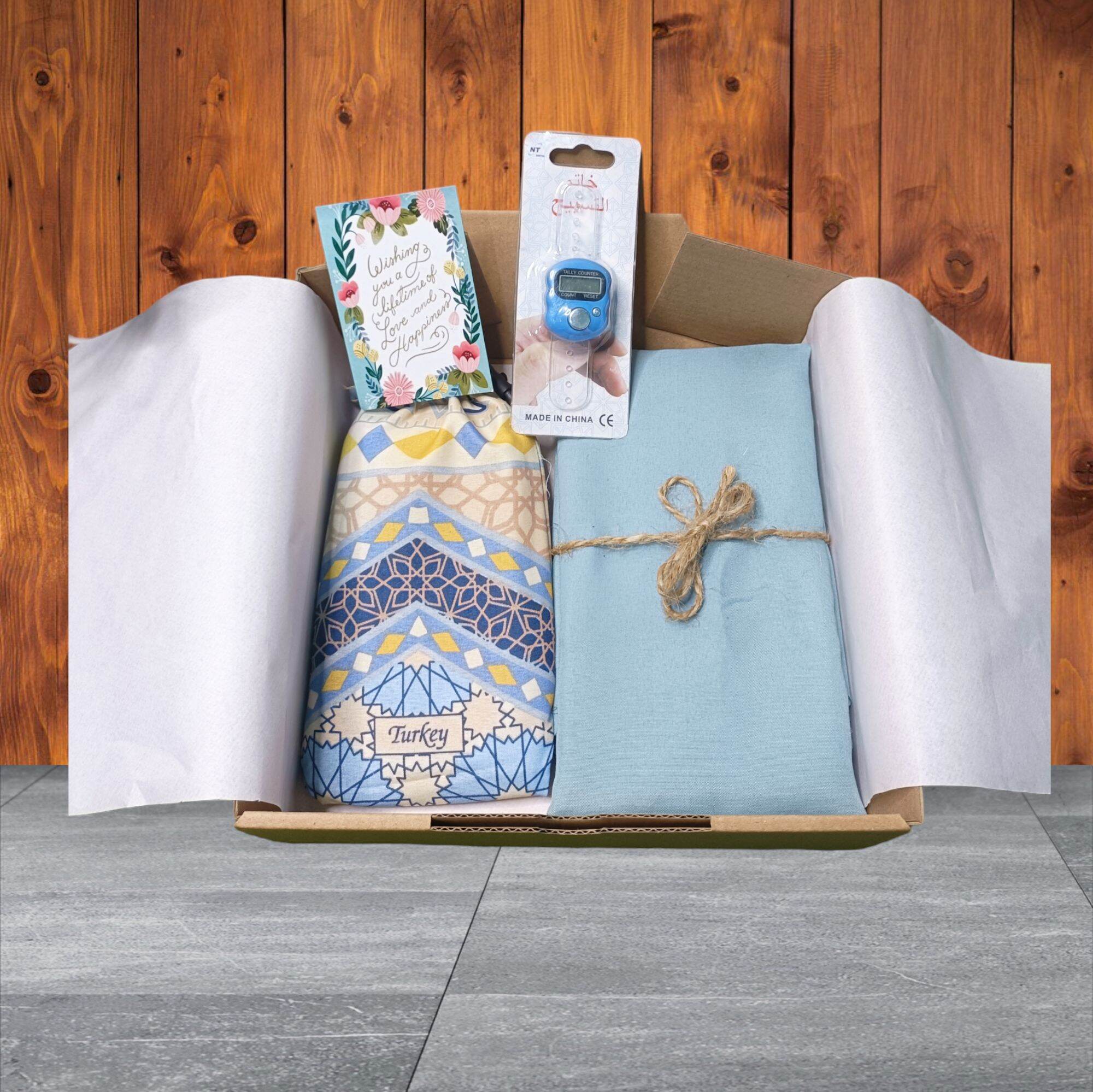Hampers hadiah box Jilbab Sajadah / Kado Jilbab / Kado ULANGTAHUN/ Kado Wisuda