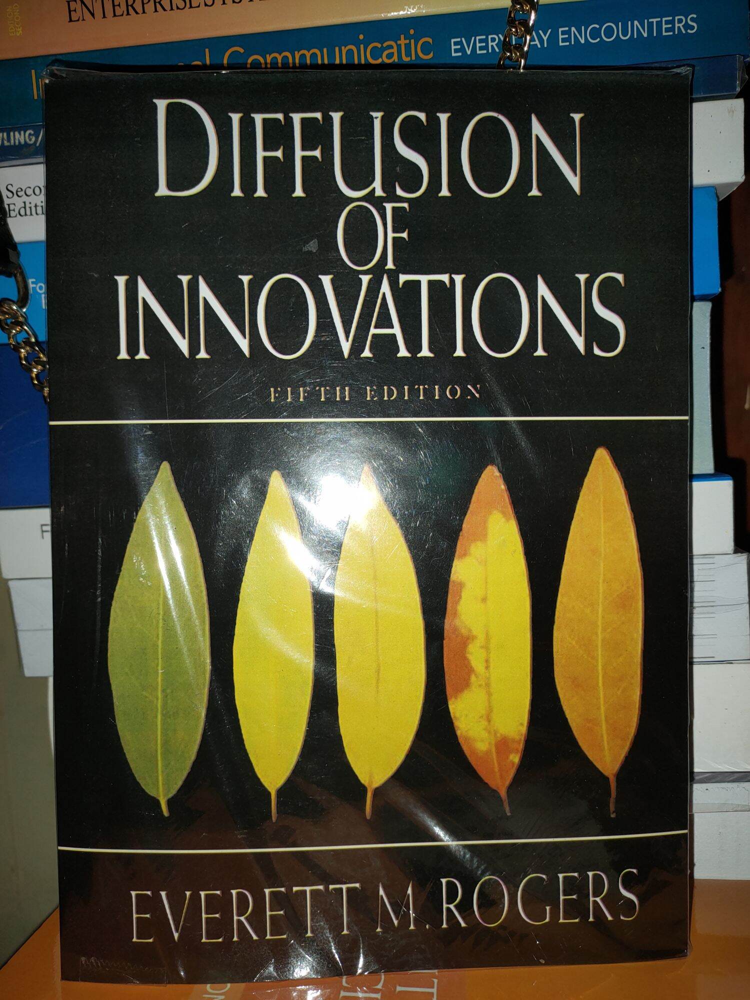 Technology Diffusion Book DIFFUSION OF INNOVATIONS FIFTH EDITION | Lazada Indonesia