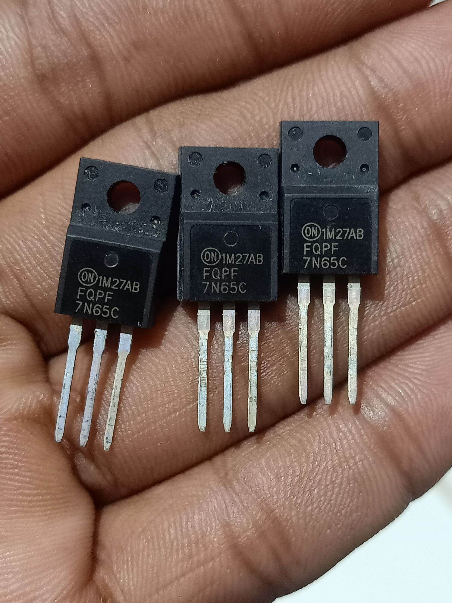 Lotto 20 Pezzi STP80NF70 P80NF70 &ndash; MOSFET In Contenitore TO-220, Made In China
