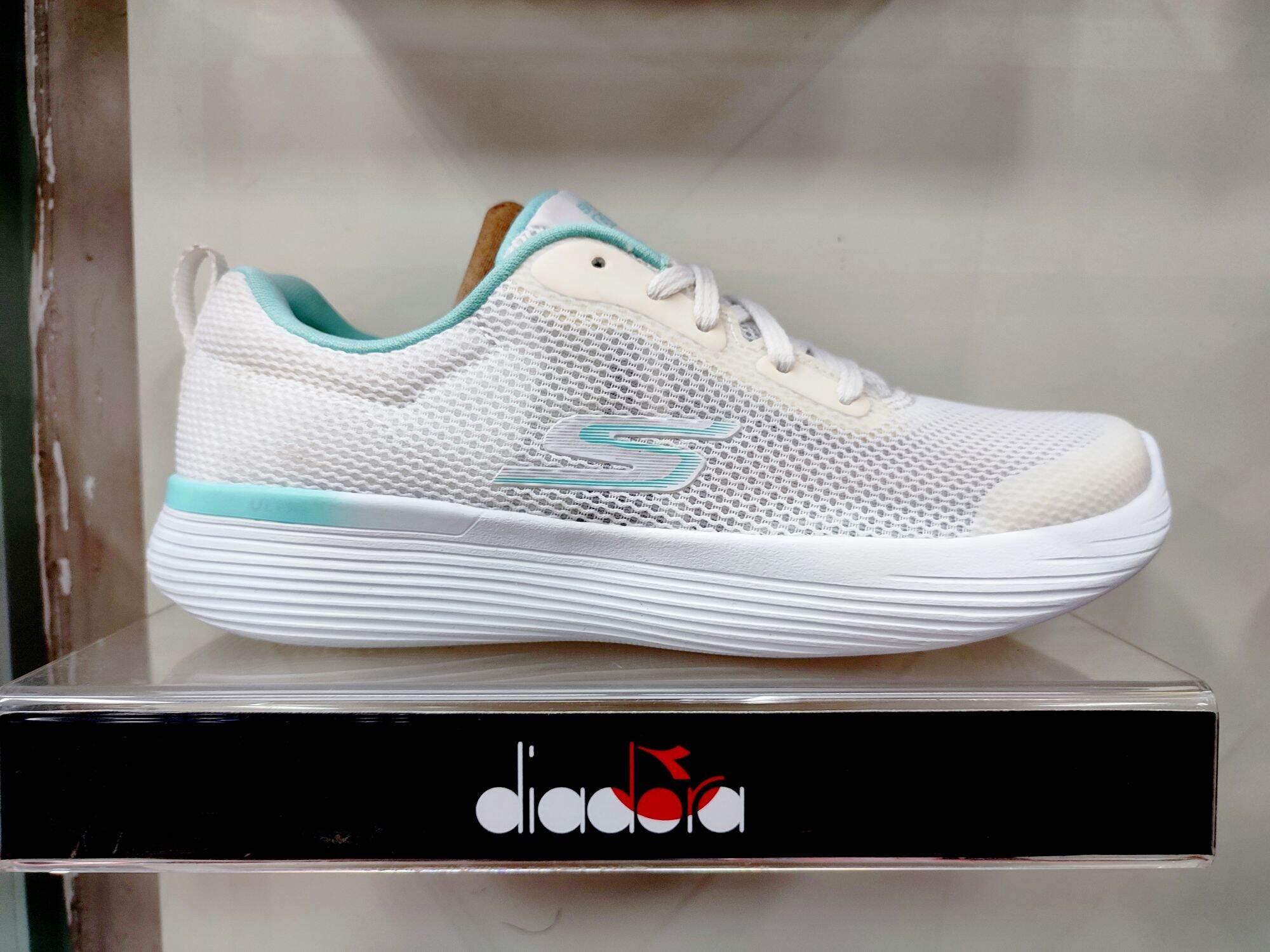 Jual Skechers Go Run 400 V2 Terbaru - May 2022 | Lazada.co.id
