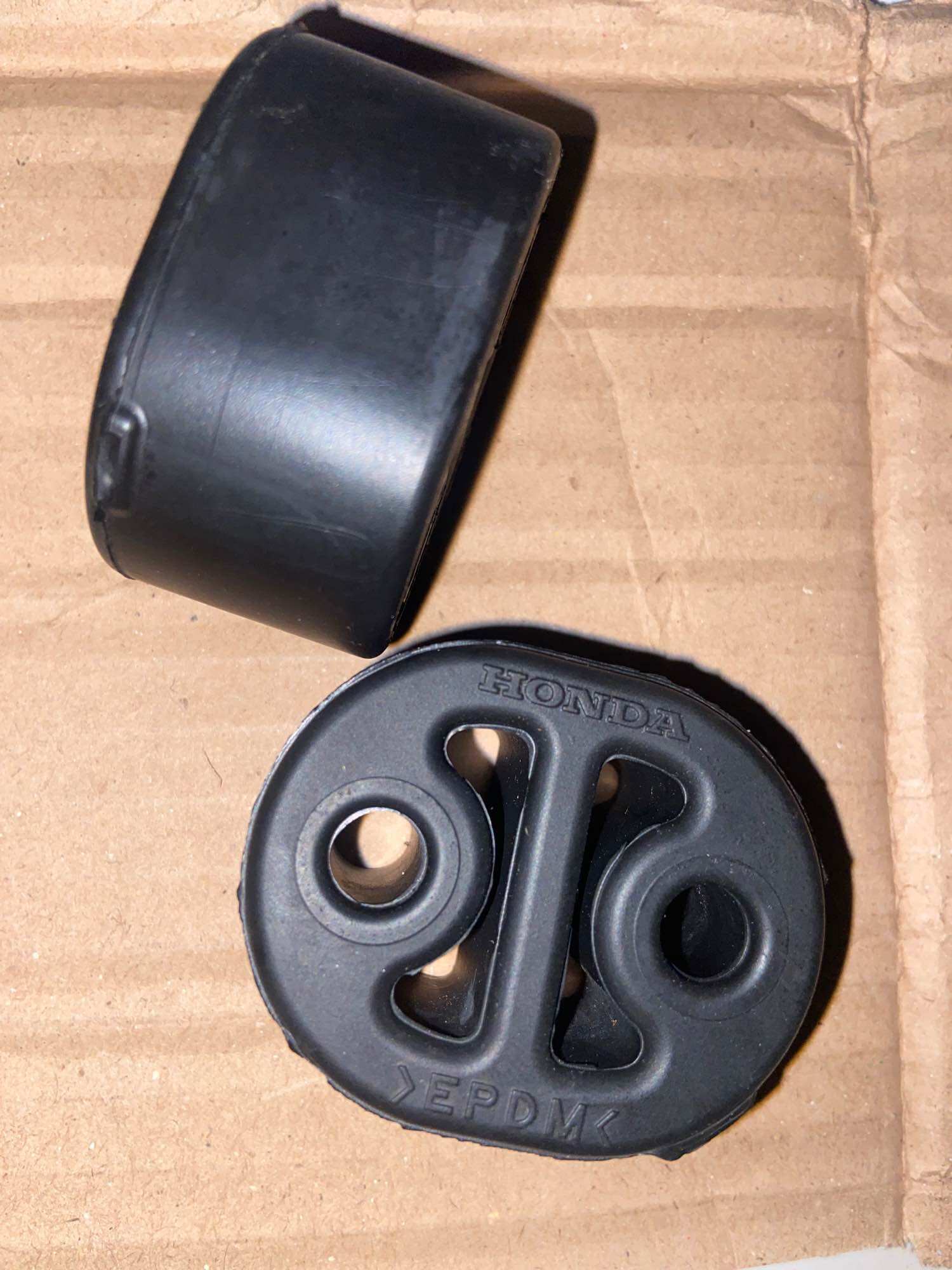 Karet Gantungan Knalpot Jazz City Brio Mobilio Freed BRV HRV HONDA Harga 8,500,000 rupiah*Gratis Ongkir