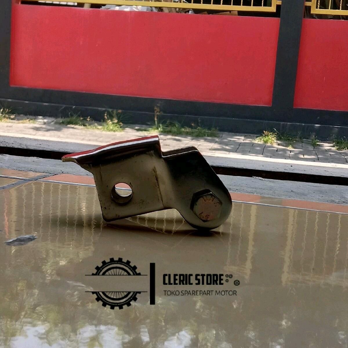 PENINGGI SHOCK BELAKANG SATRIA FU DAN SONIC 150 R ANTING MONOSHOCK SATRIA FU DAN SONIC 150 R Harga 25,000 rupiah*Gratis Ongkir