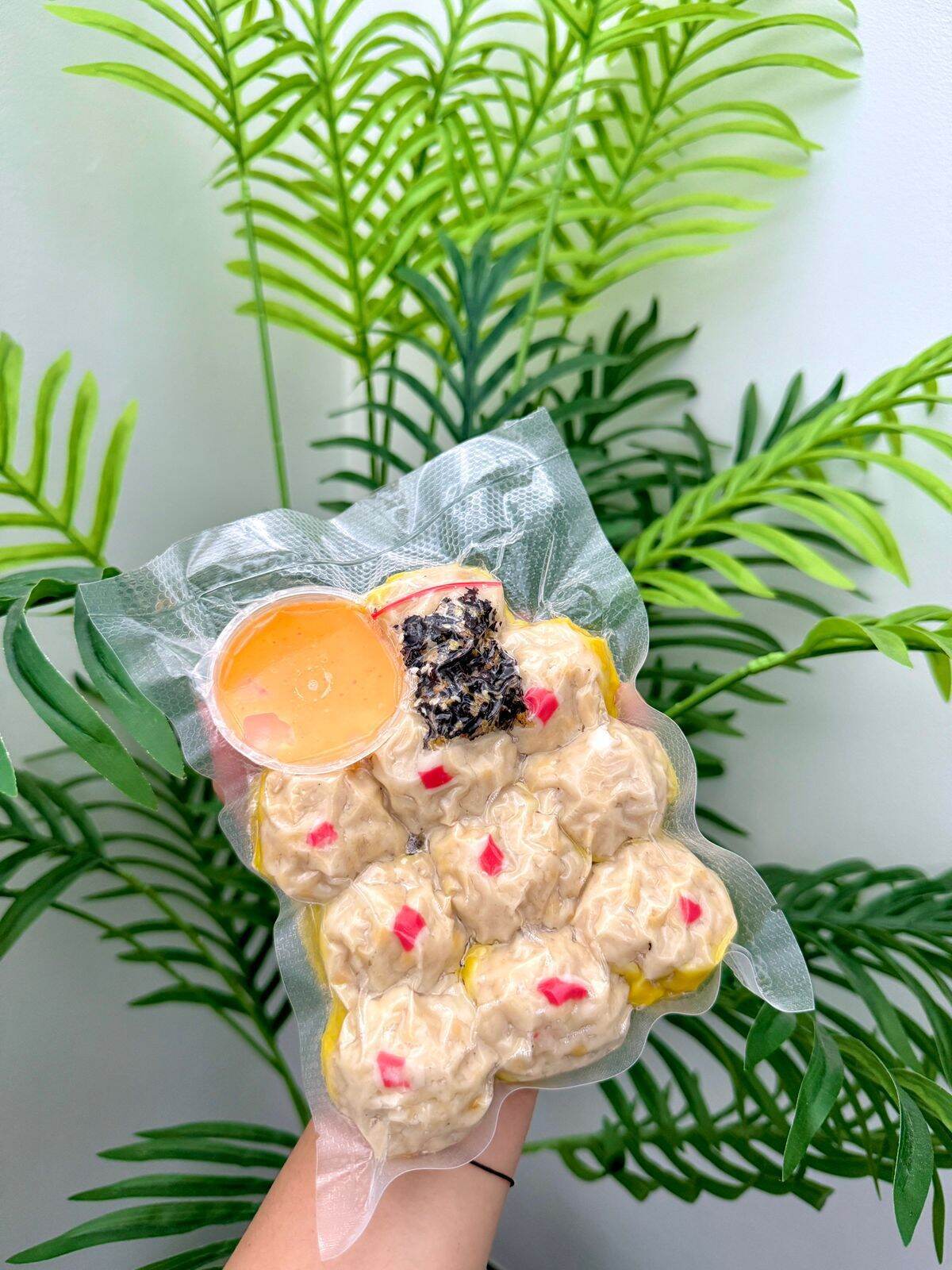 Dim Sum Mercon dimsum isi 30pcs free chili oil /dimsum mentai /pentol mercon khas ...