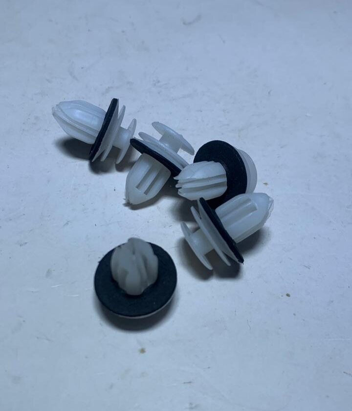 1Pcs Klip Doortrimp Mobil Yoyota Universal Harga  1,000 Ringgit*Penghantaran Percuma
