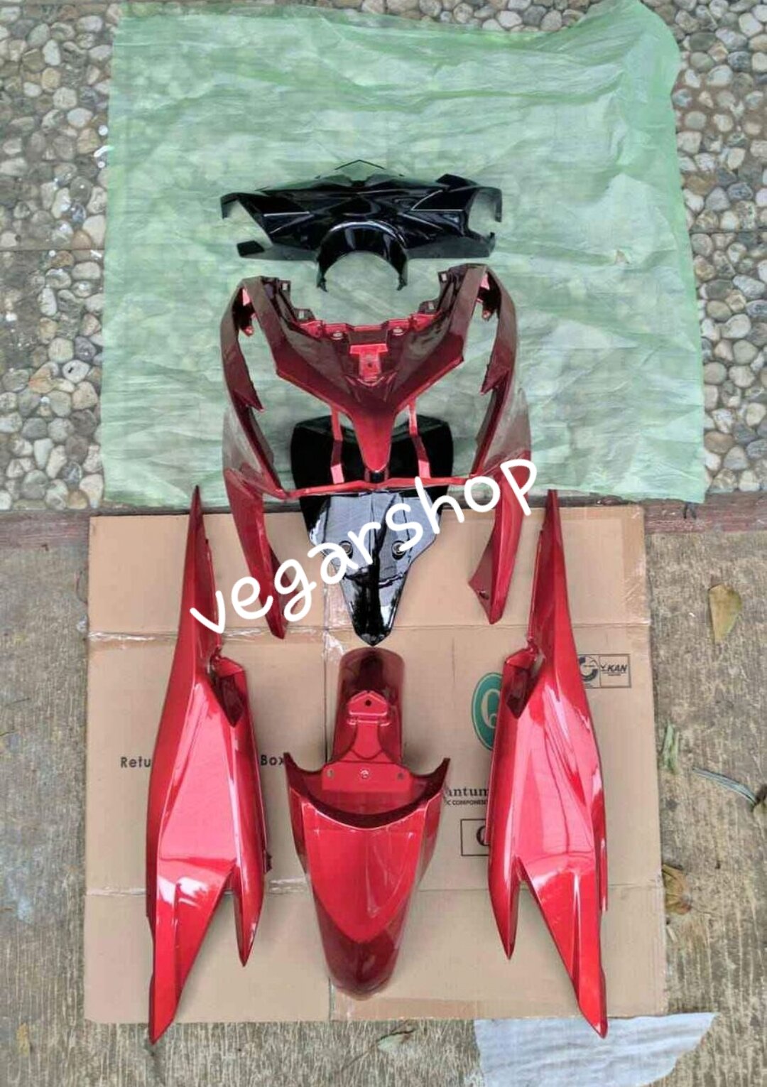 cover body halus vario 125 old pgm kzr warna merah maron Harga 625,000 rupiah*Gratis Ongkir