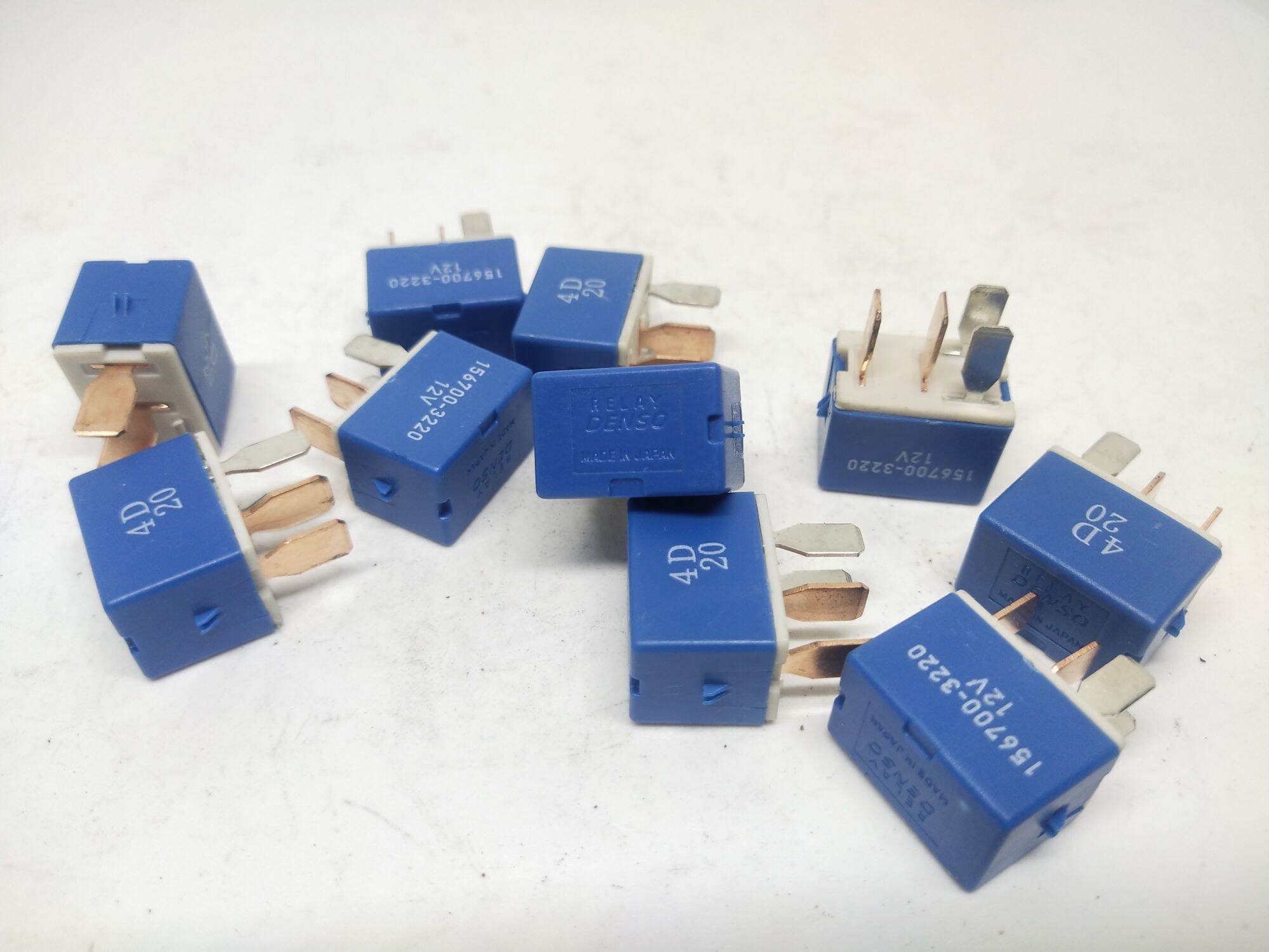 RILAY BIRU RILAY LAMPU KAKI 4 HARGA 1PC Harga 19,500 rupiah*Gratis Ongkir