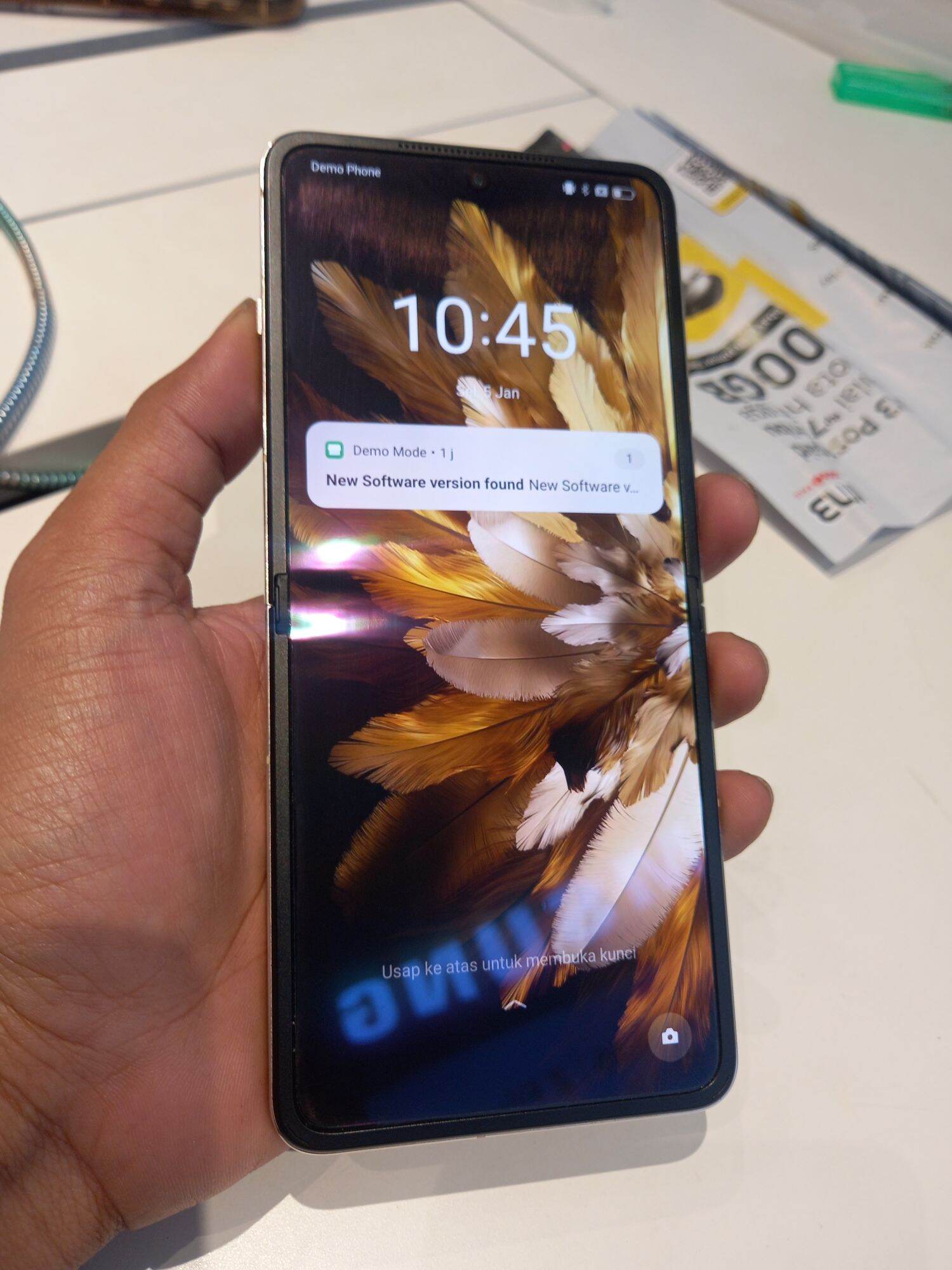 Oppo n3 flip pink 256gb Harga  11,500,000 Ringgit*Penghantaran Percuma
