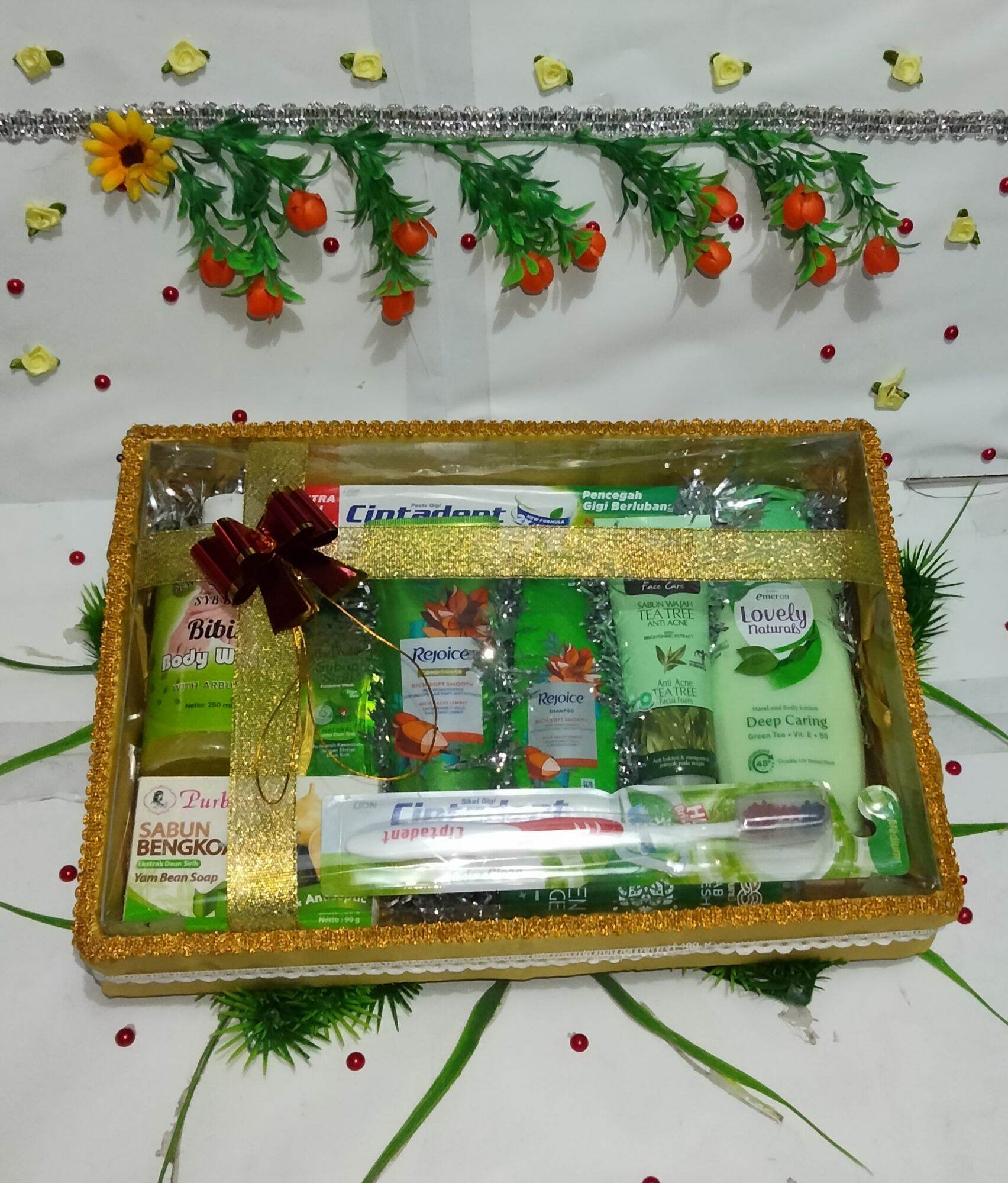 KADO PERNIKAHAN MINIMALIS HIJAU